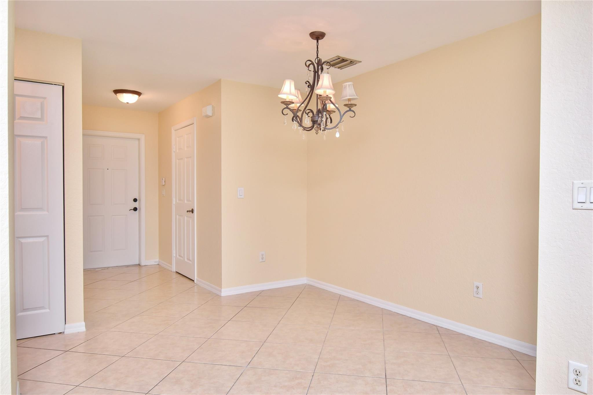 8982 Chambers Street Property Photo 7