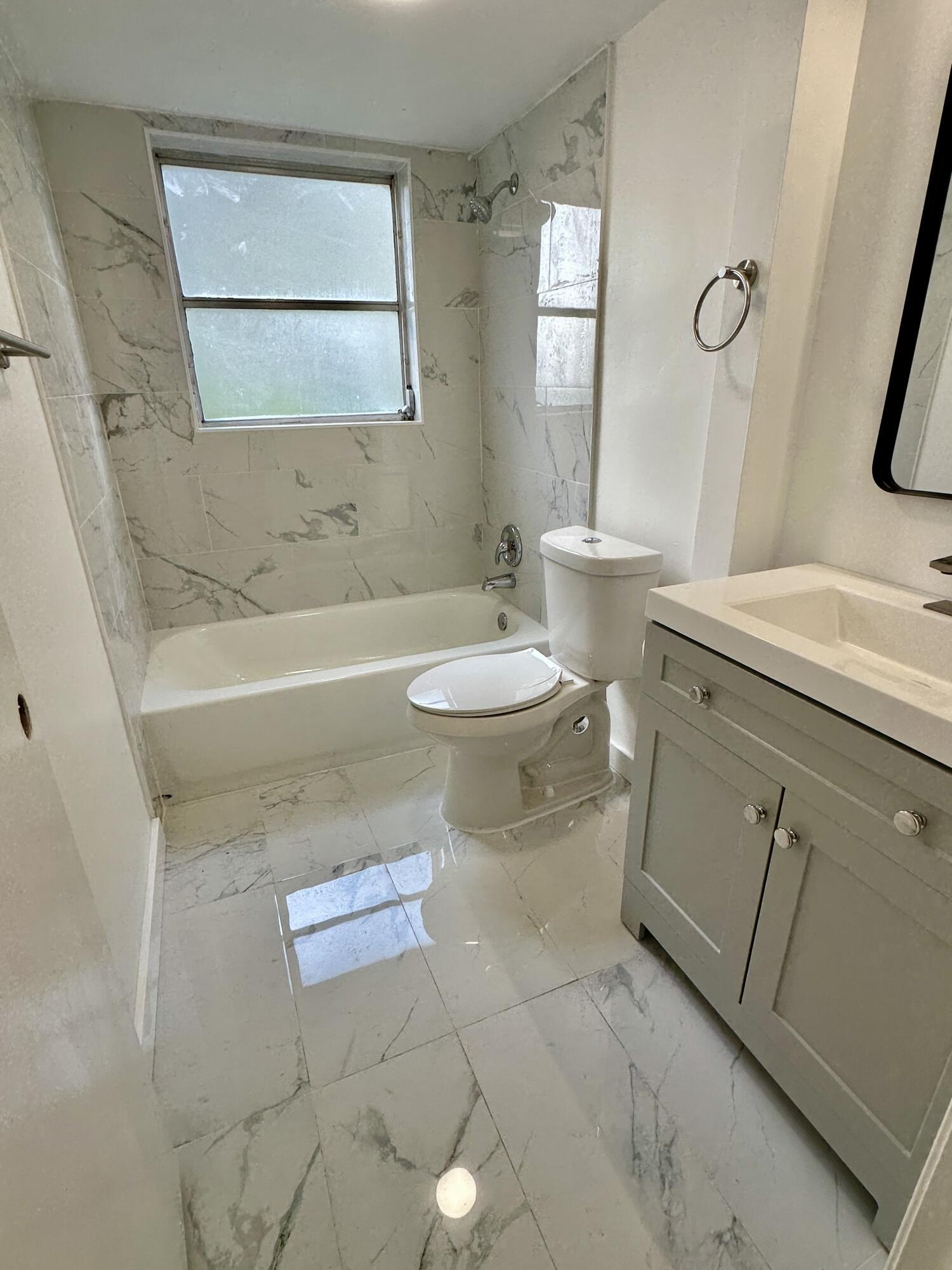 23099 Barwood Lane N 109 Property Photo 5
