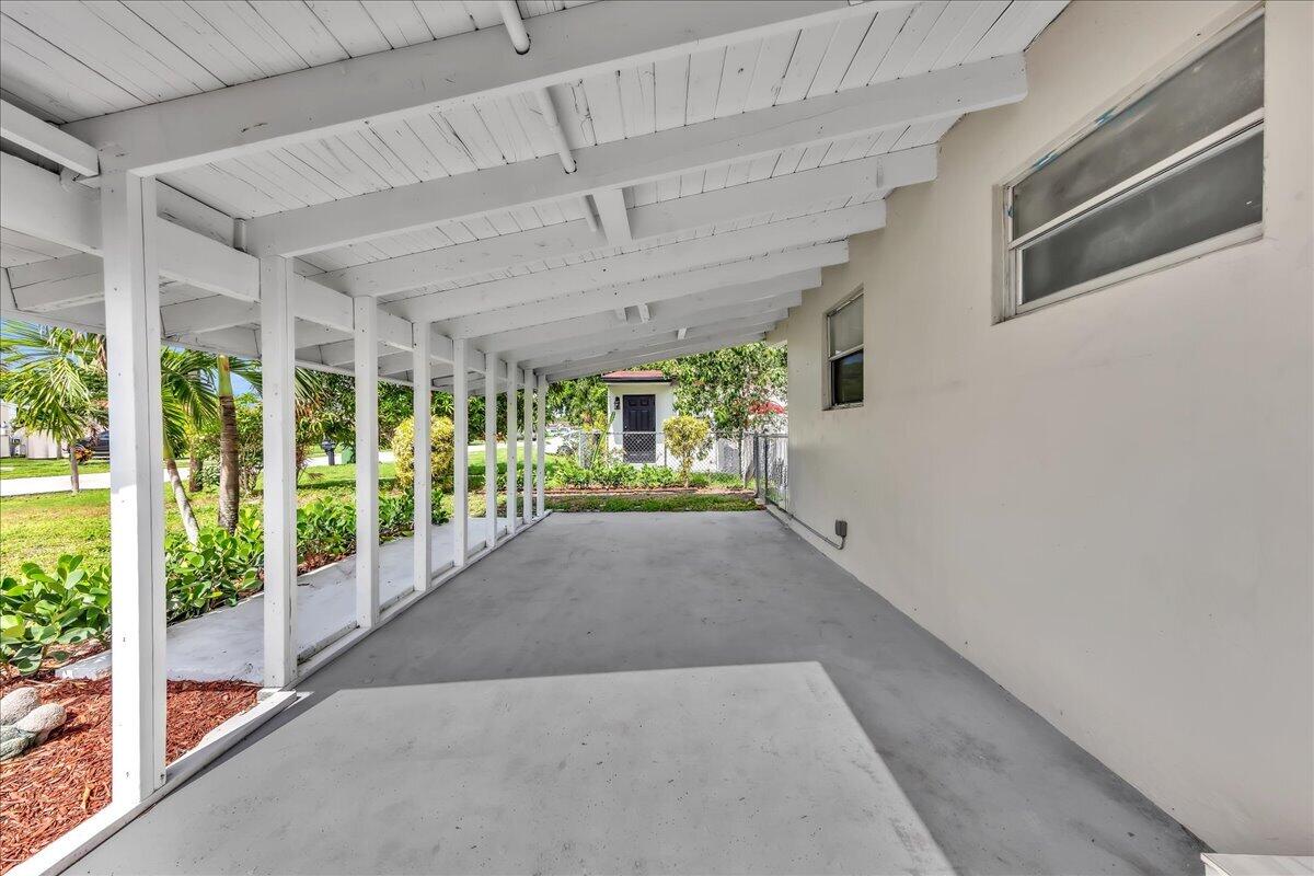 6311 Sw 2nd Street Property Photo 6