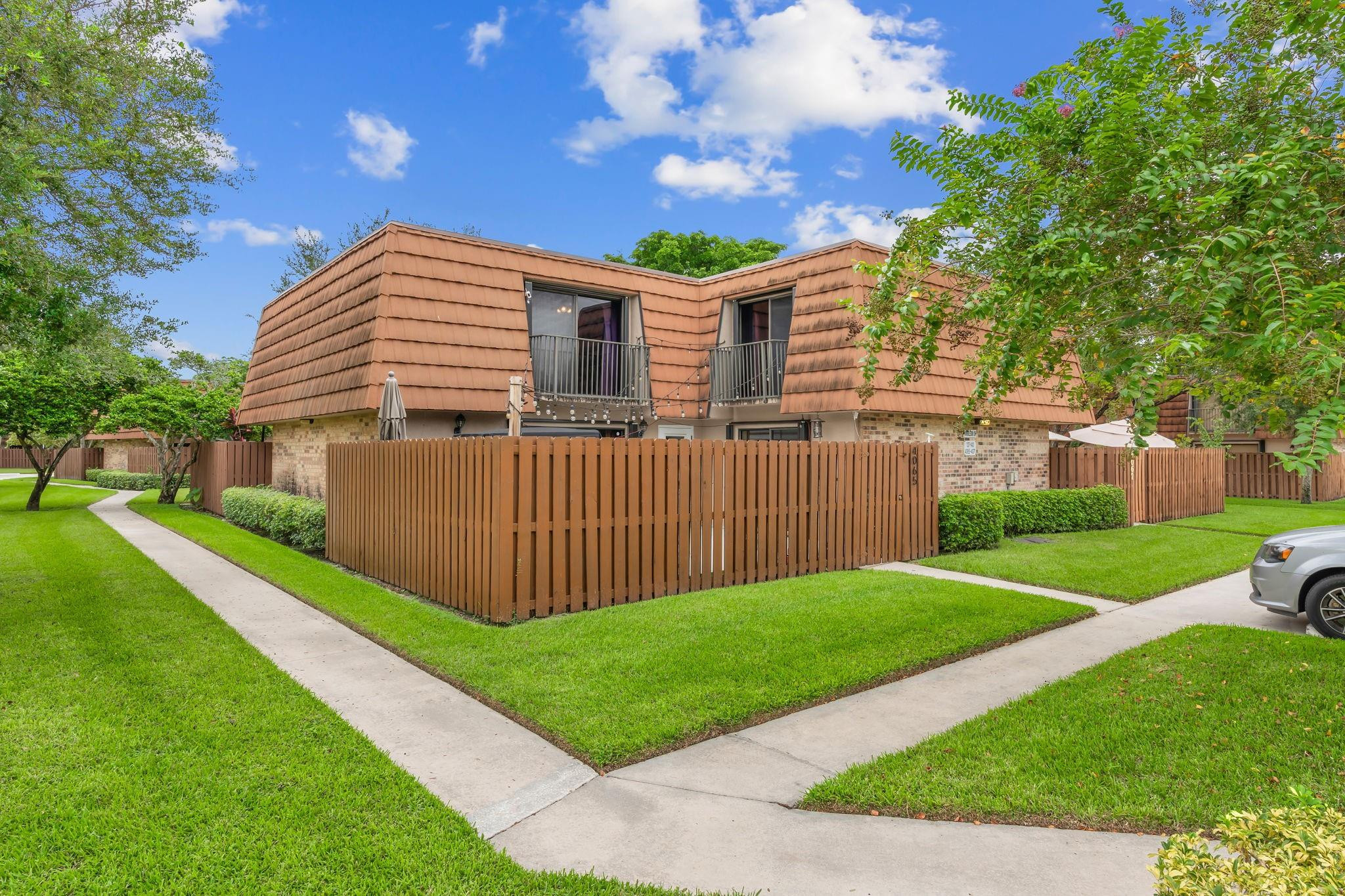 4065 Wimbledon Drive Property Photo 1