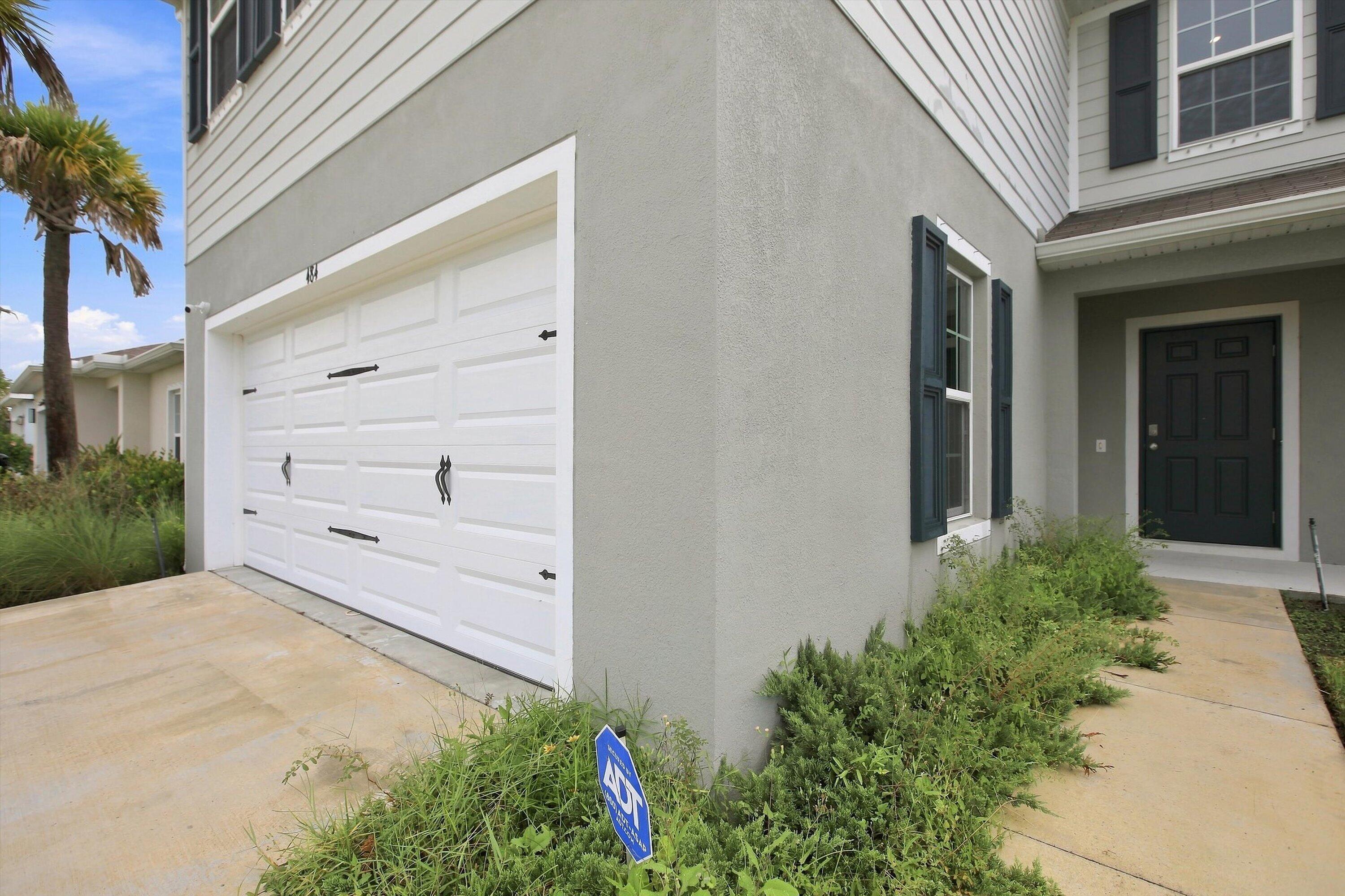 484 Cherimoya Street Property Photo 2