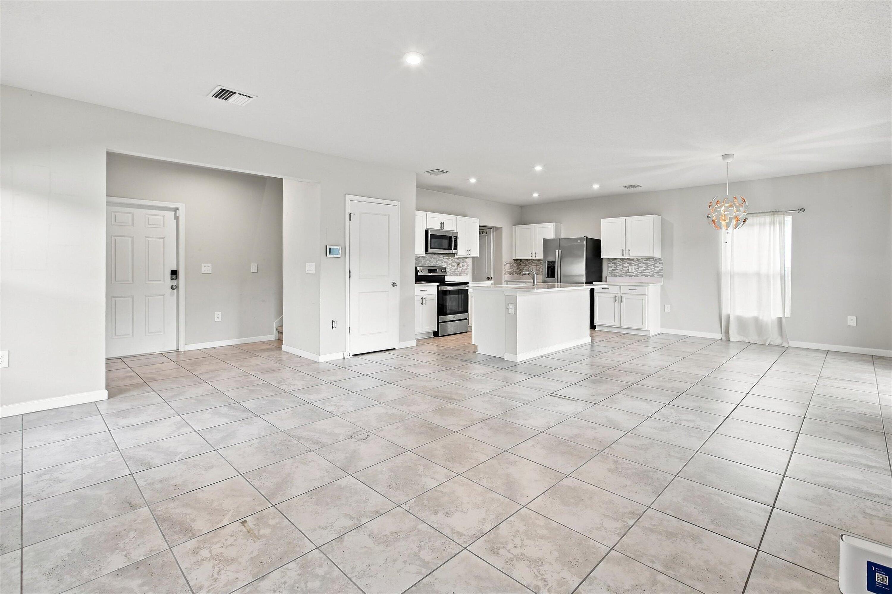 484 Cherimoya Street Property Photo 12