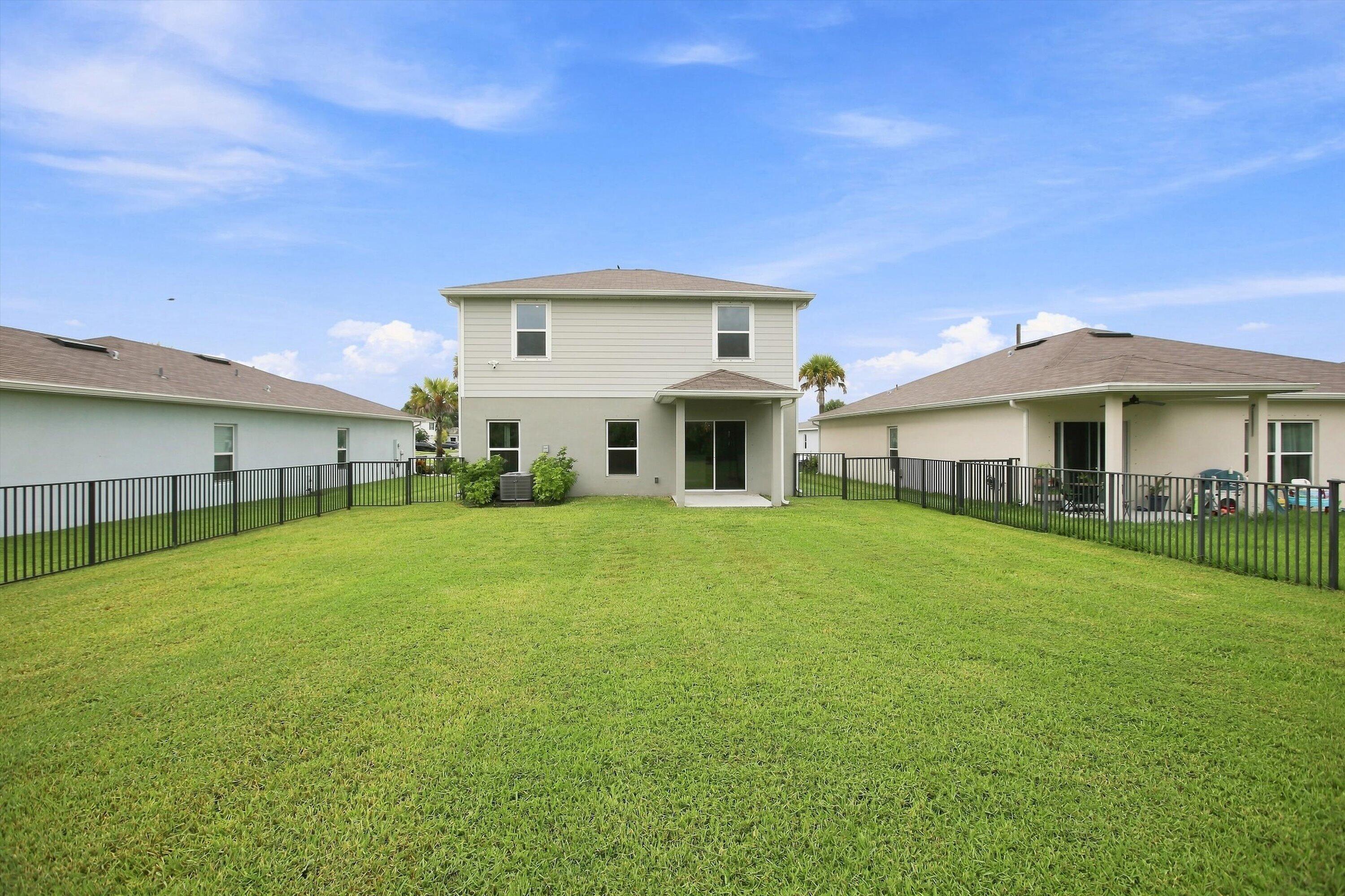 484 Cherimoya Street Property Photo 13