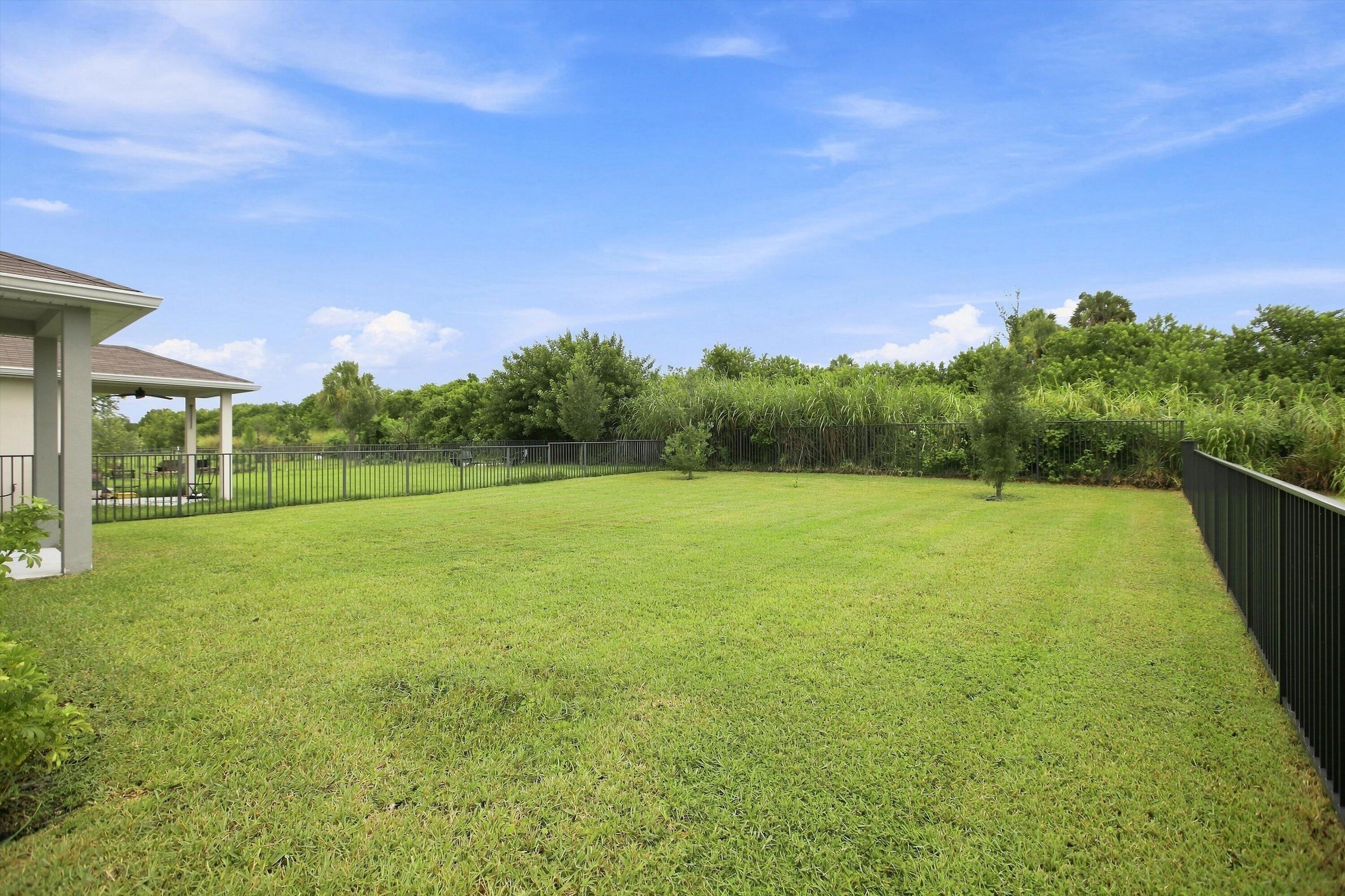 484 Cherimoya Street Property Photo 22