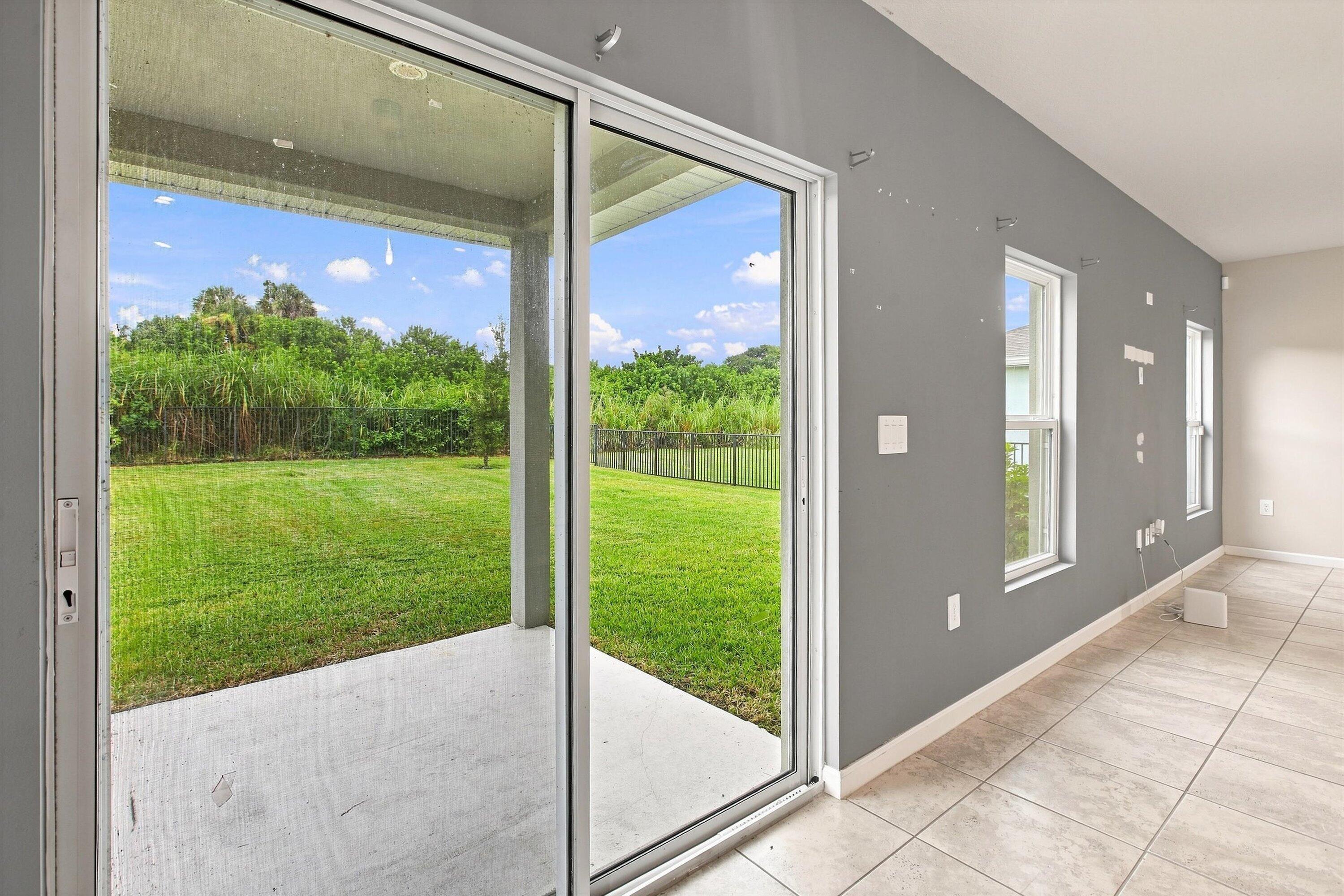 484 Cherimoya Street Property Photo 29