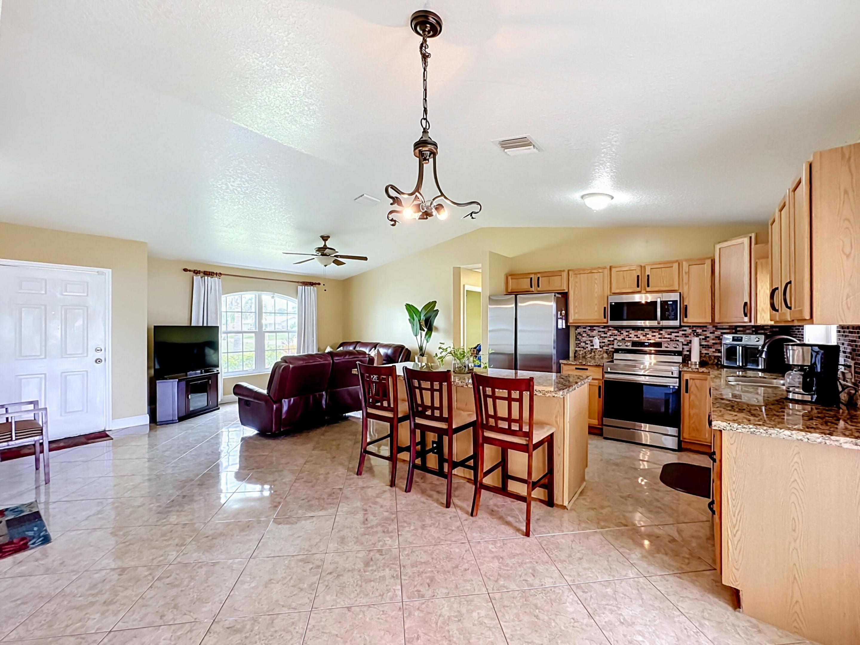 1402 Sw Flounder Lane Property Photo 11