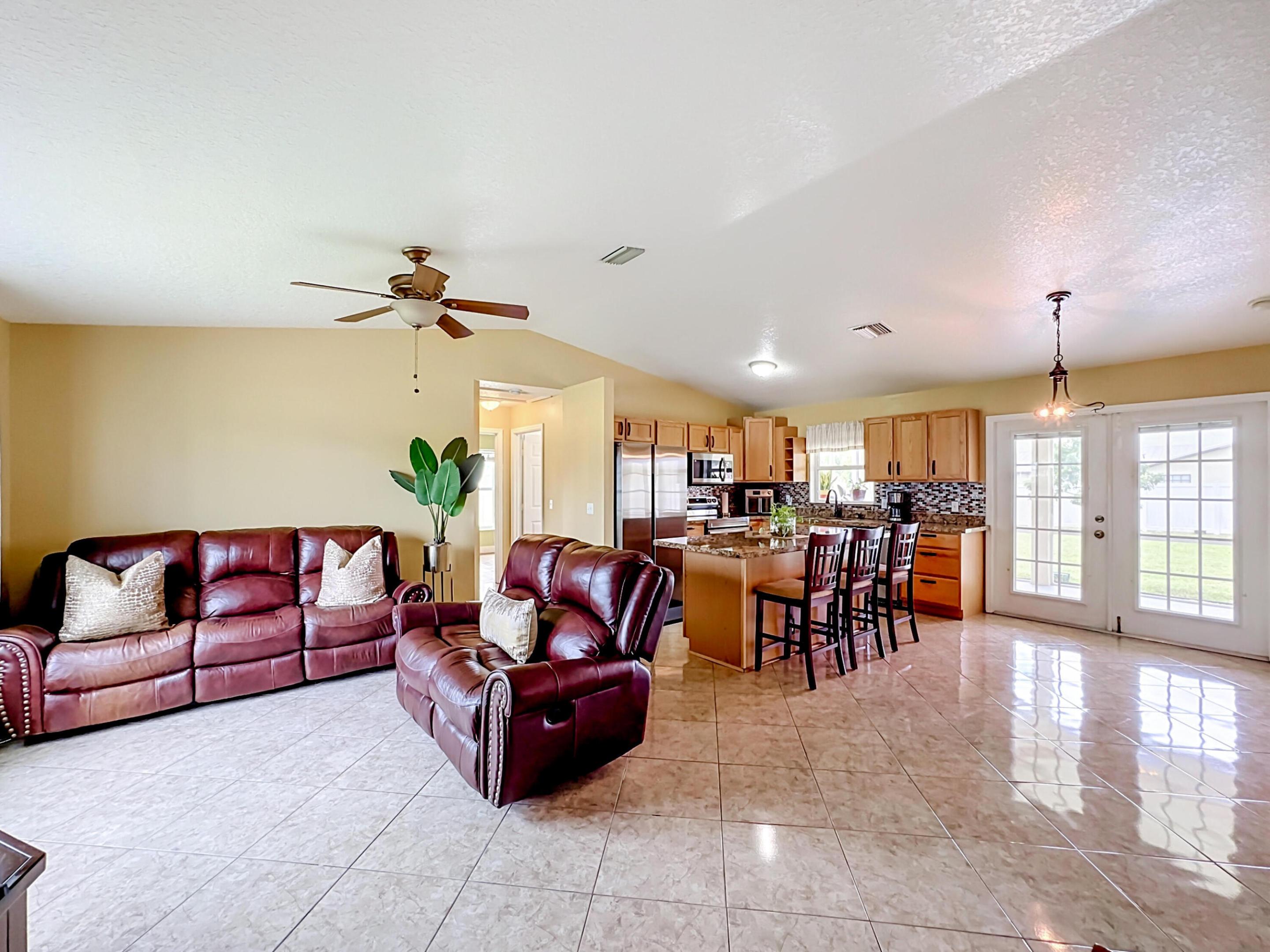 1402 Sw Flounder Lane Property Photo 12