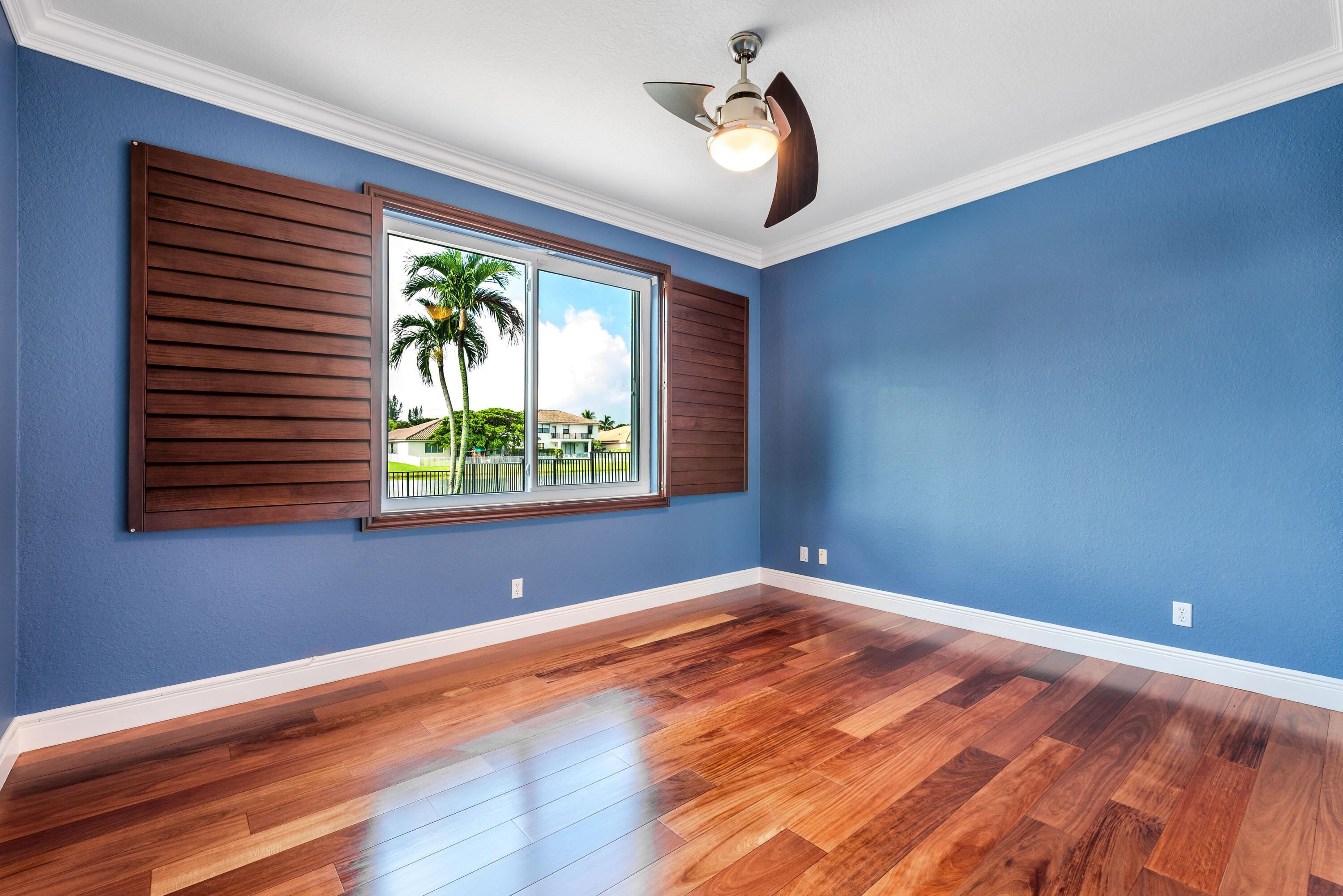 112 Isola Circle Property Photo 15