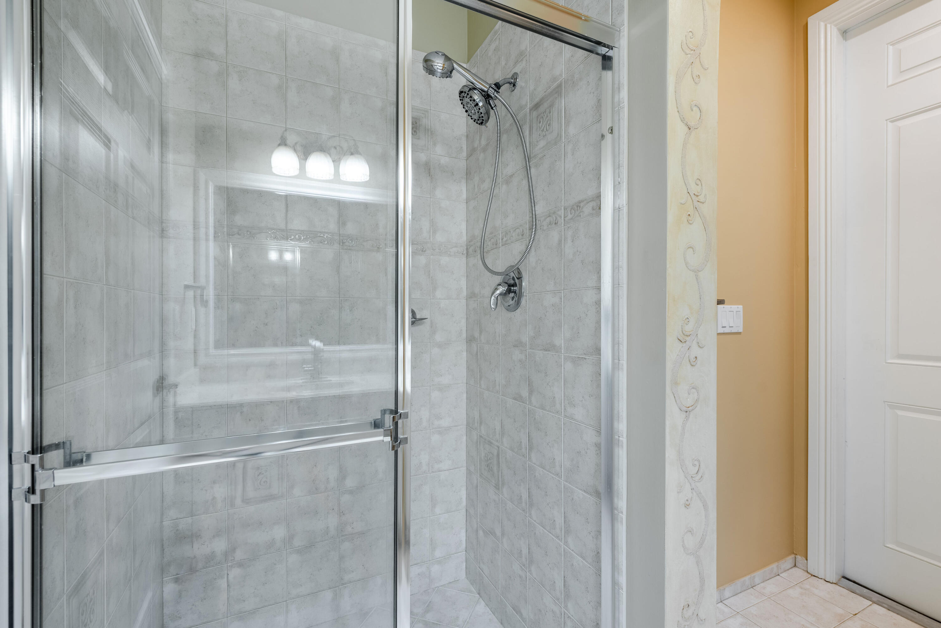 112 Isola Circle Property Photo 18