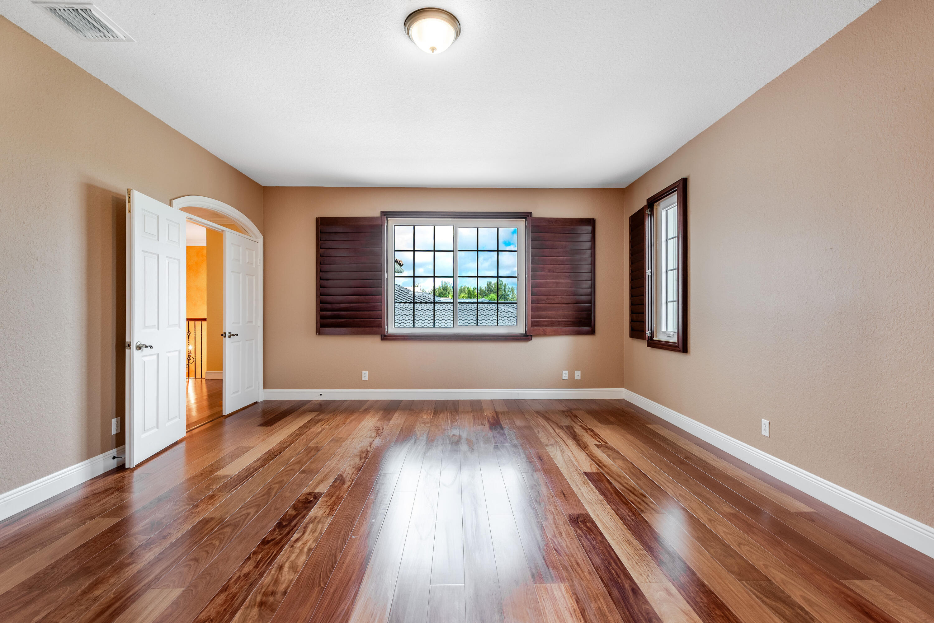 112 Isola Circle Property Photo 35