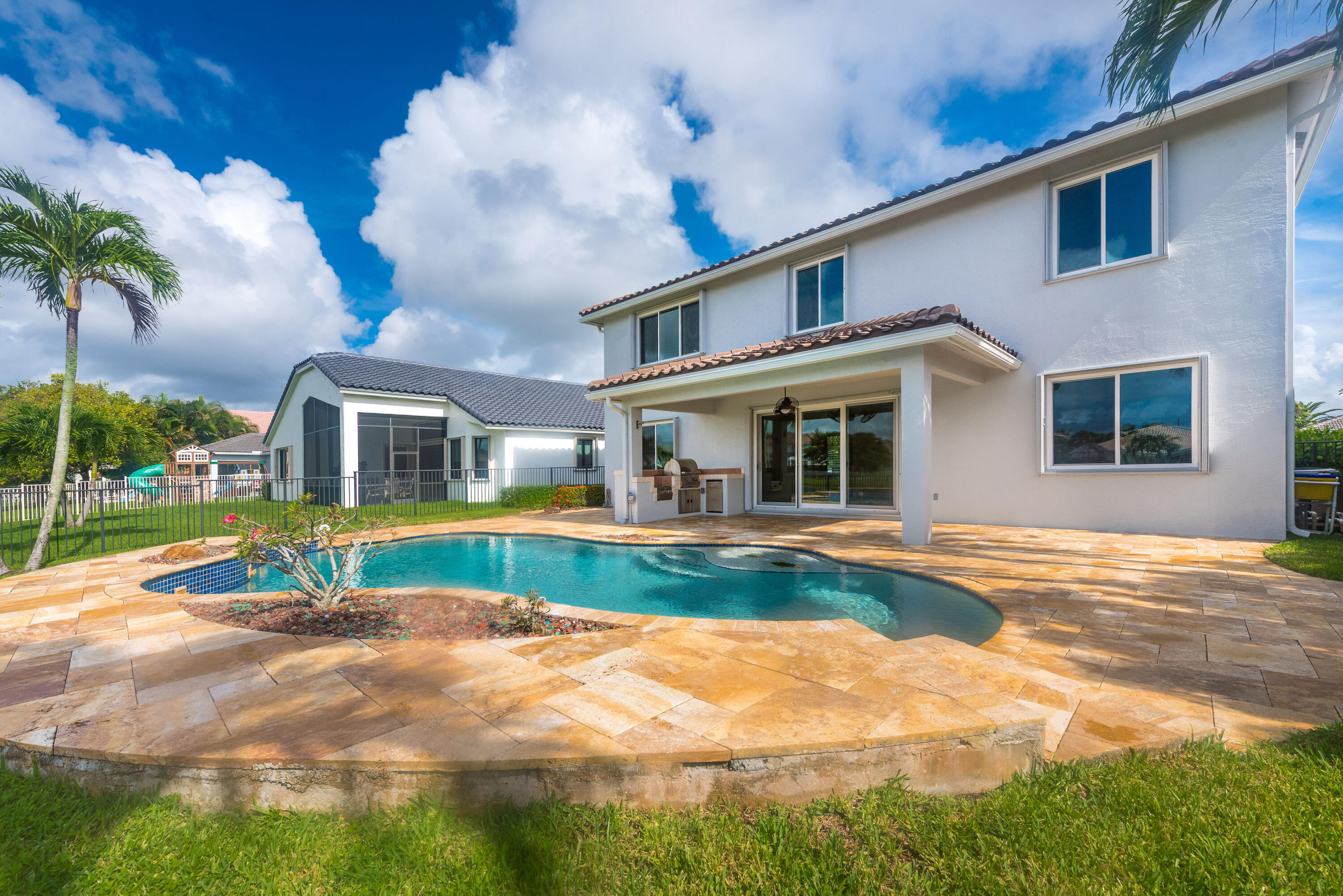 112 Isola Circle Property Photo 37