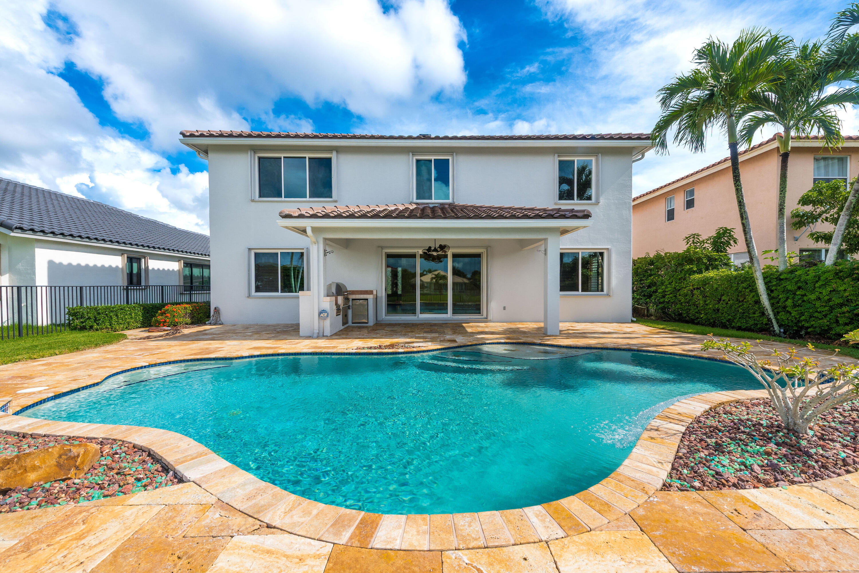 112 Isola Circle Property Photo 38