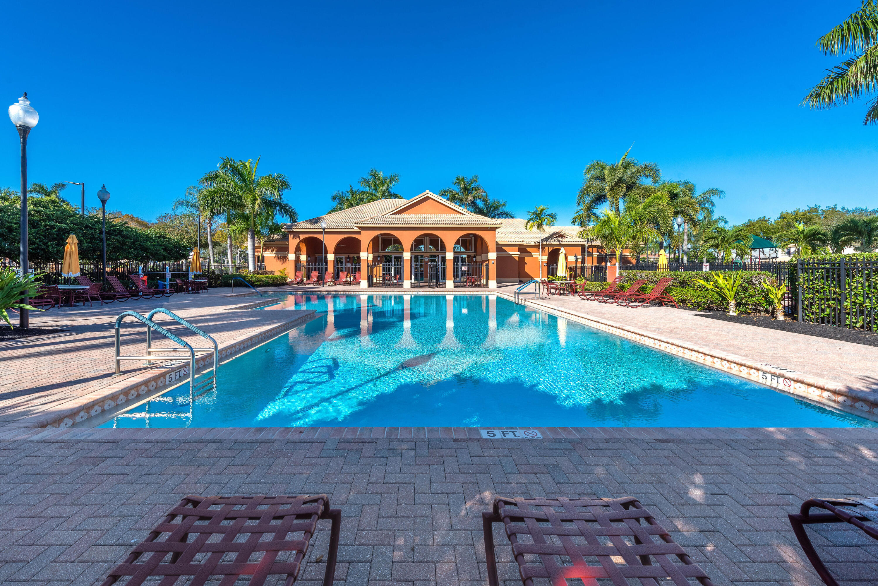 112 Isola Circle Property Photo 46