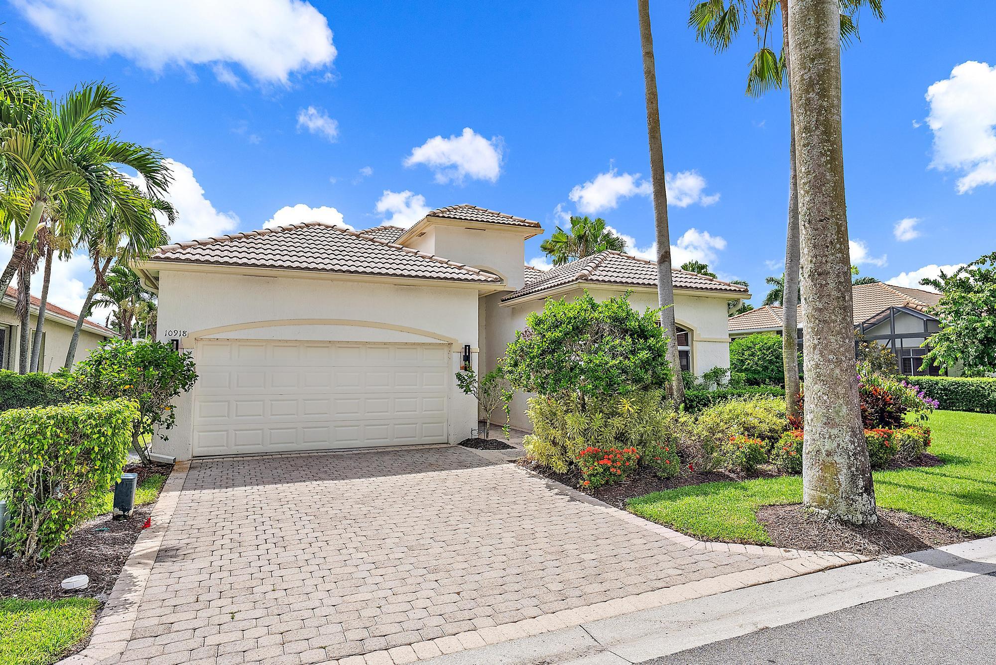 10918 Grande Boulevard Property Photo 3