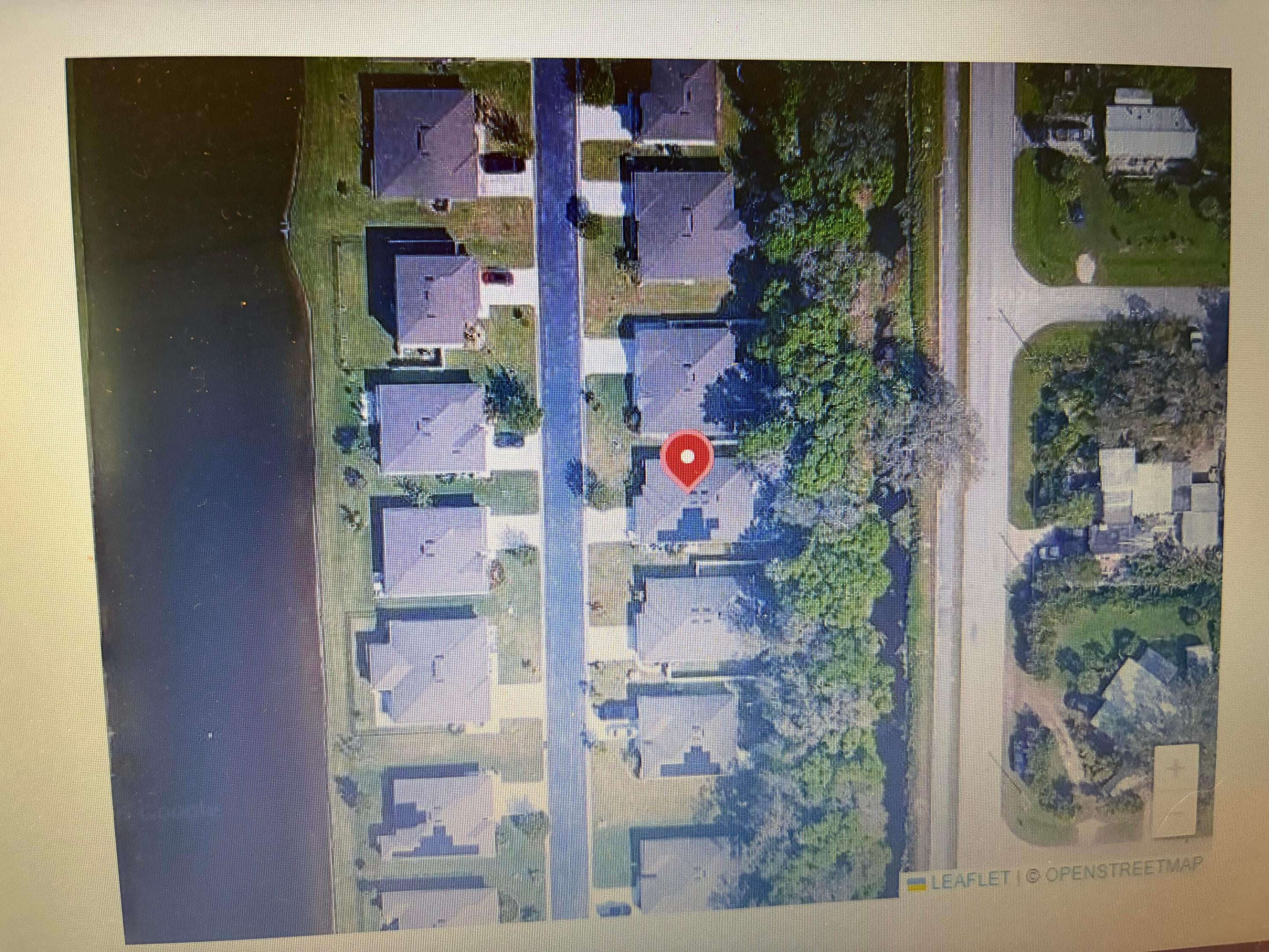 5250 Oakland Lake Circle Property Photo 2