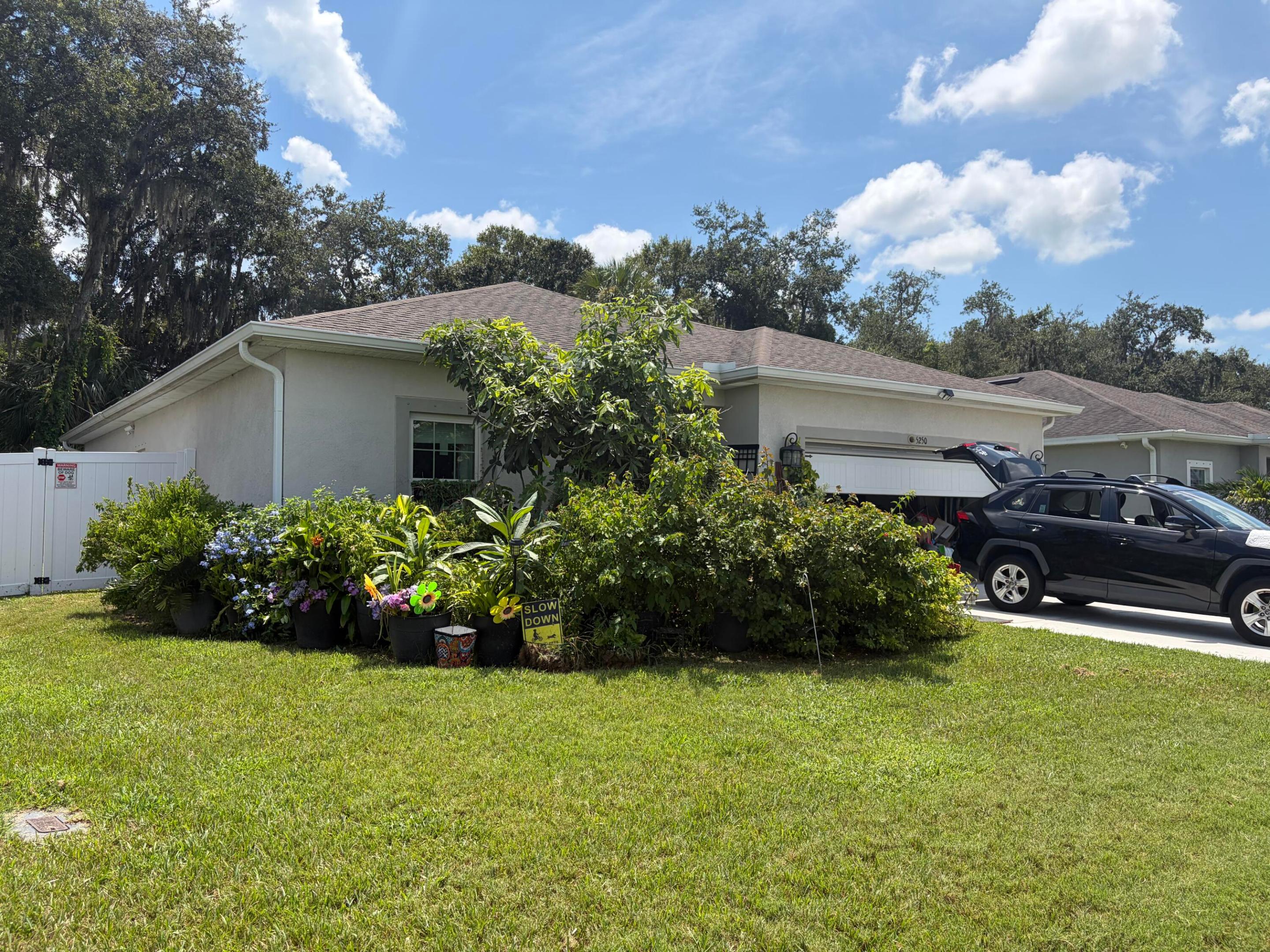 5250 Oakland Lake Circle Property Photo 3