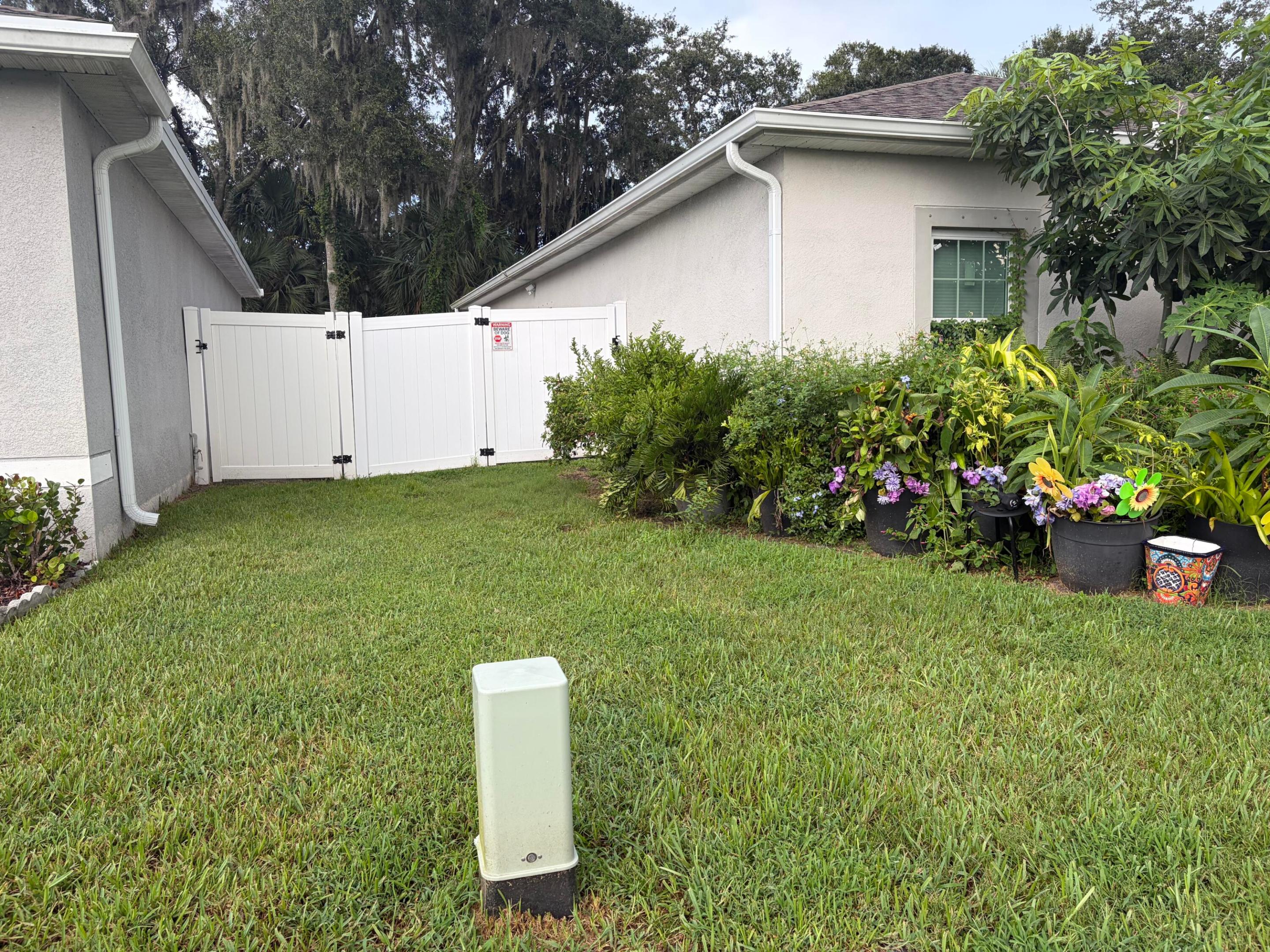 5250 Oakland Lake Circle Property Photo 4