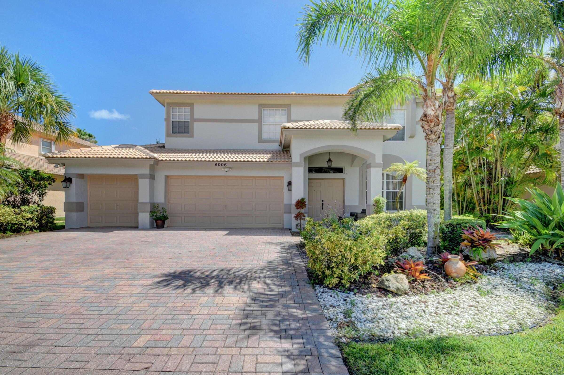 4006 Bahia Isle Circle Property Photo 1