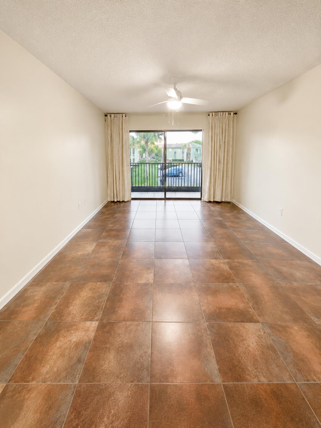 4147 Nw 90th Avenue 206 Property Photo 4