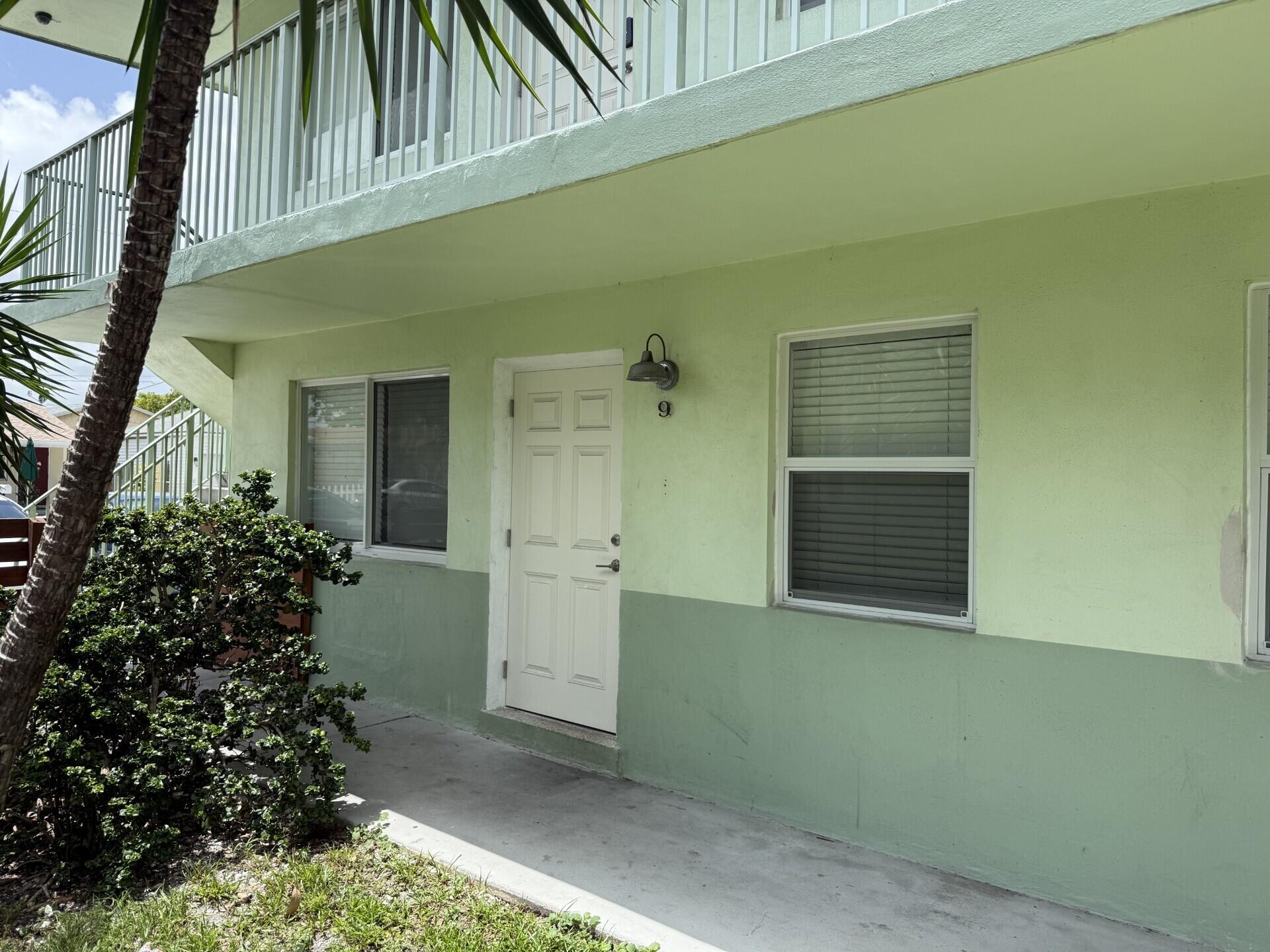 1118 N H Street 9 Property Photo 1