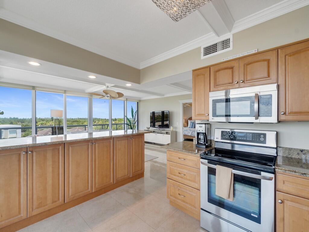 3554 Ocean Drive 501s Property Photo 11