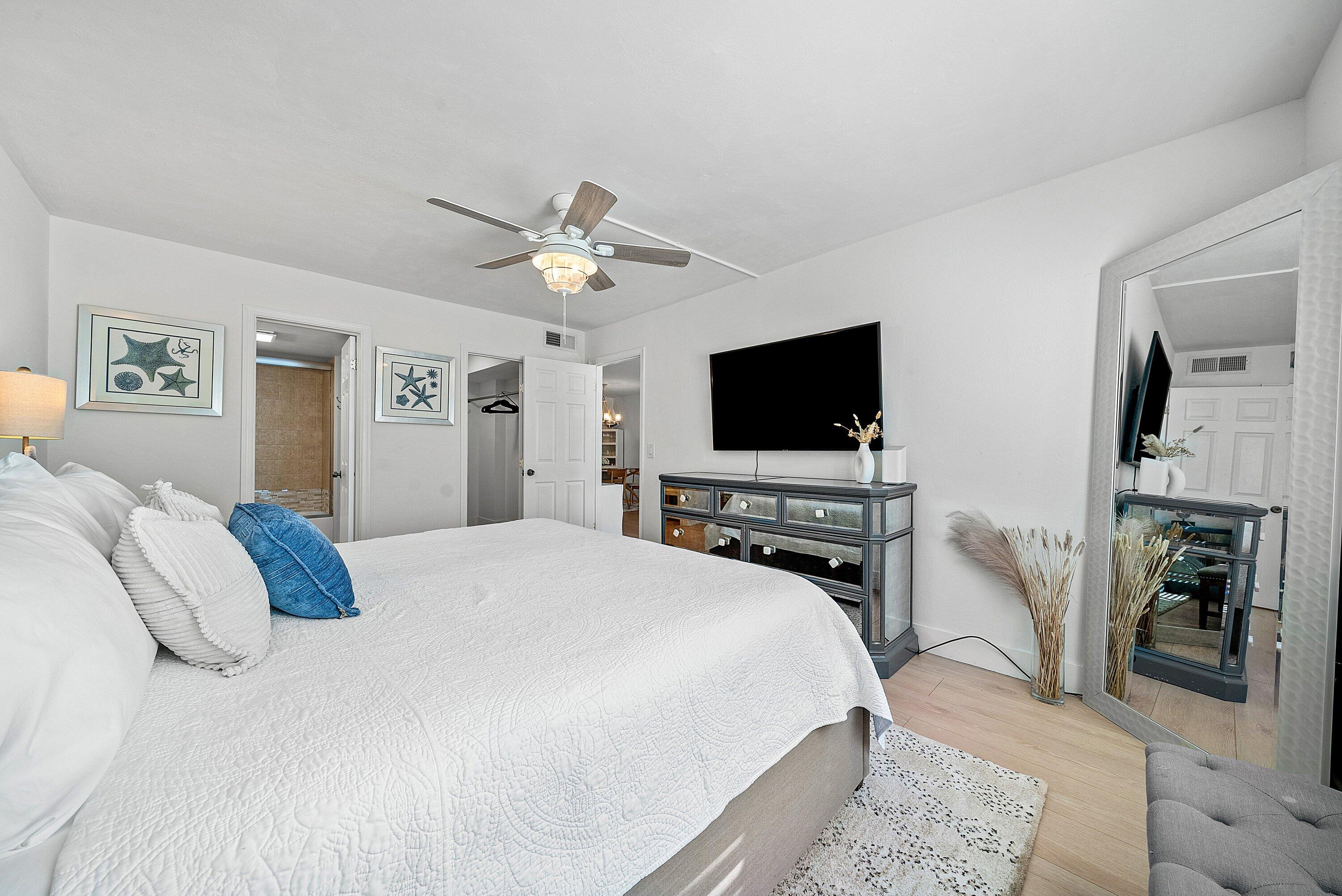 621 E Woolbright Road B407 Property Photo 13