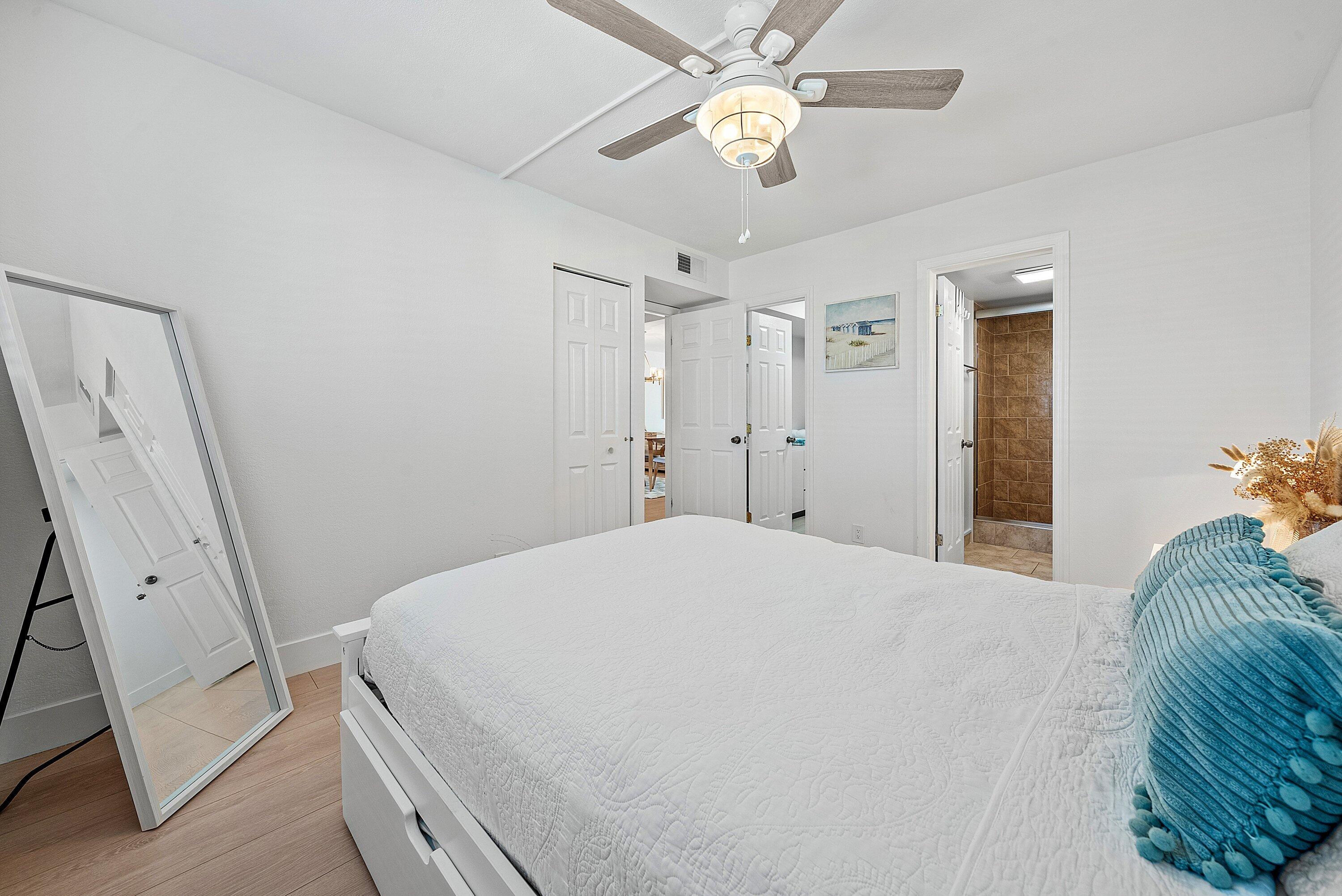 621 E Woolbright Road B407 Property Photo 17
