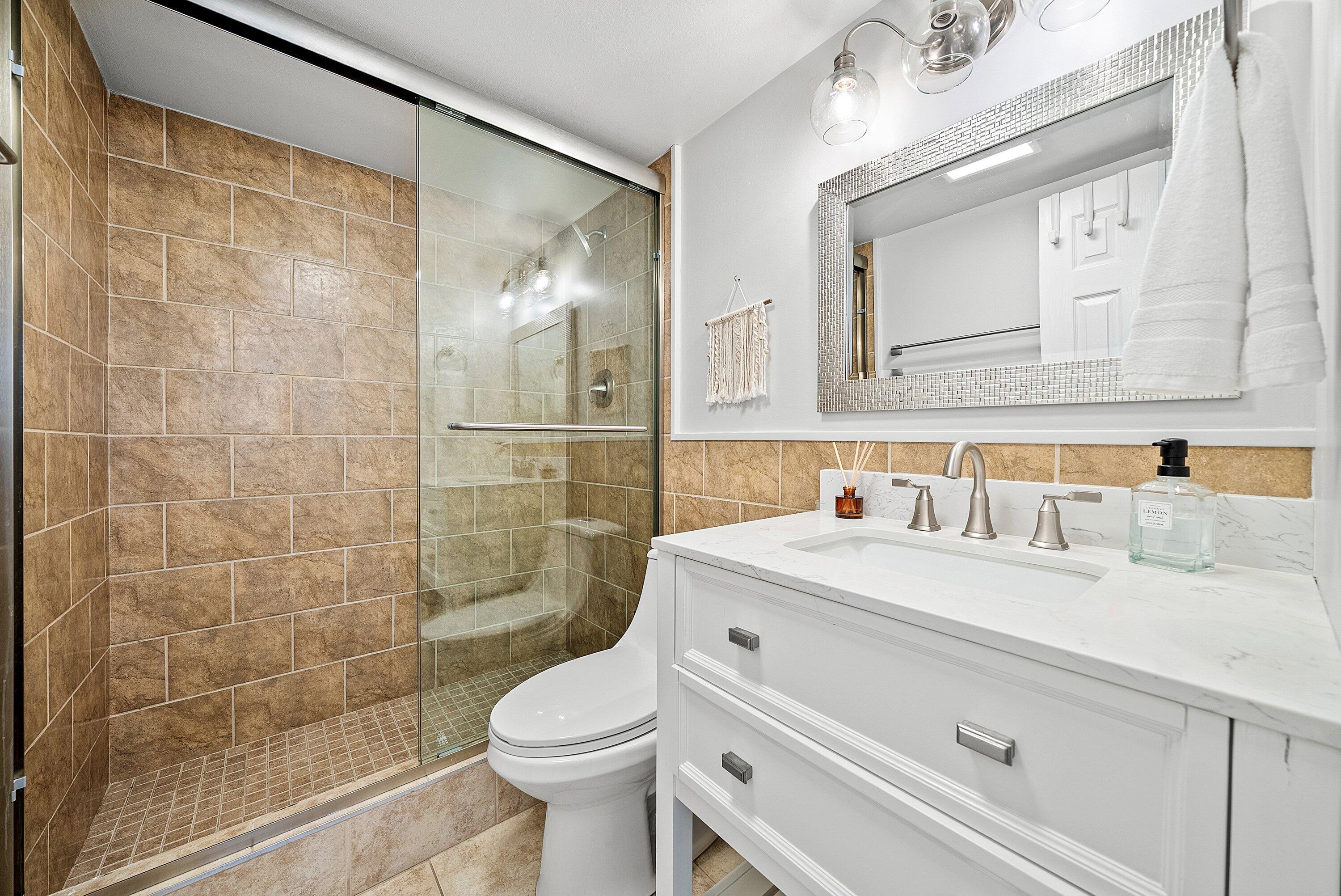 621 E Woolbright Road B407 Property Photo 18