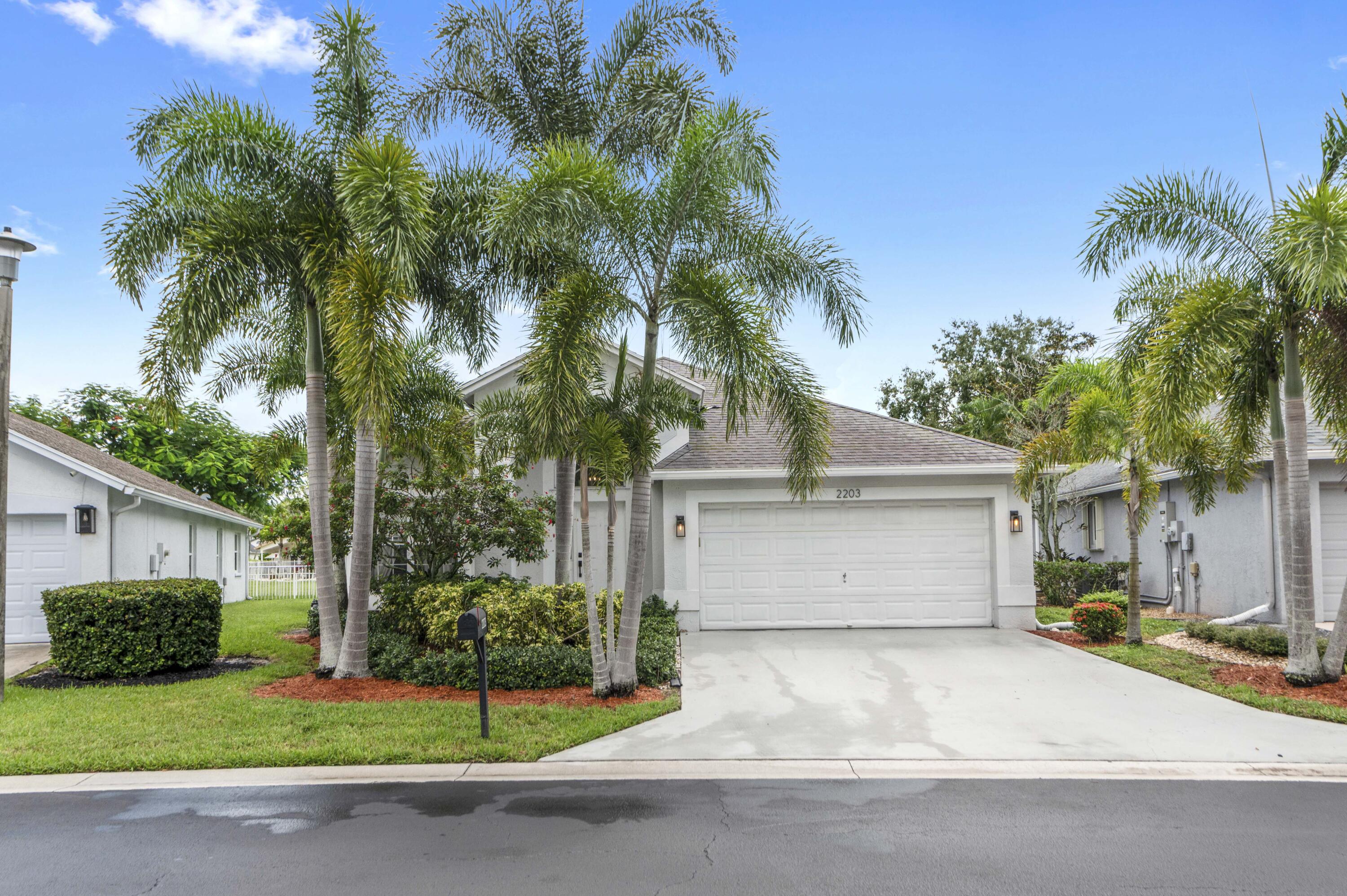 2203 Soundings Court Property Photo 4