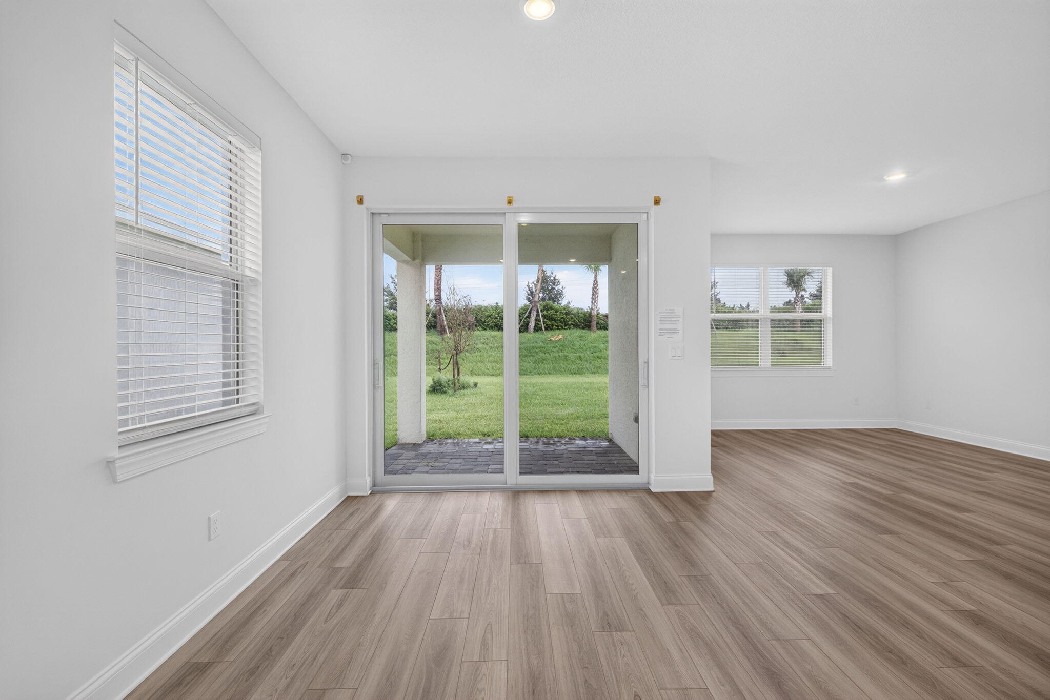 8666 Dahlia Circle Property Photo 5