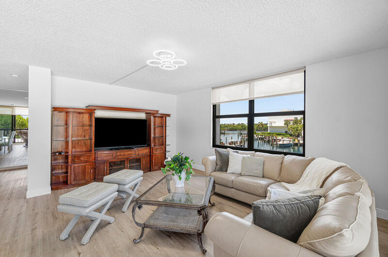 4748 S Ocean Boulevard 2a Property Photo 11