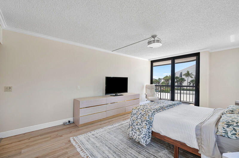 4748 S Ocean Boulevard 2a Property Photo 12