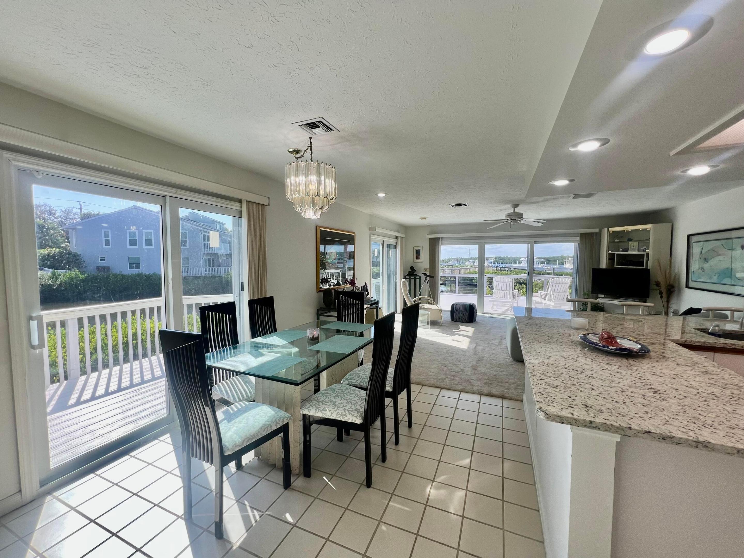 2486 Harbour Cove Drive Property Photo 7