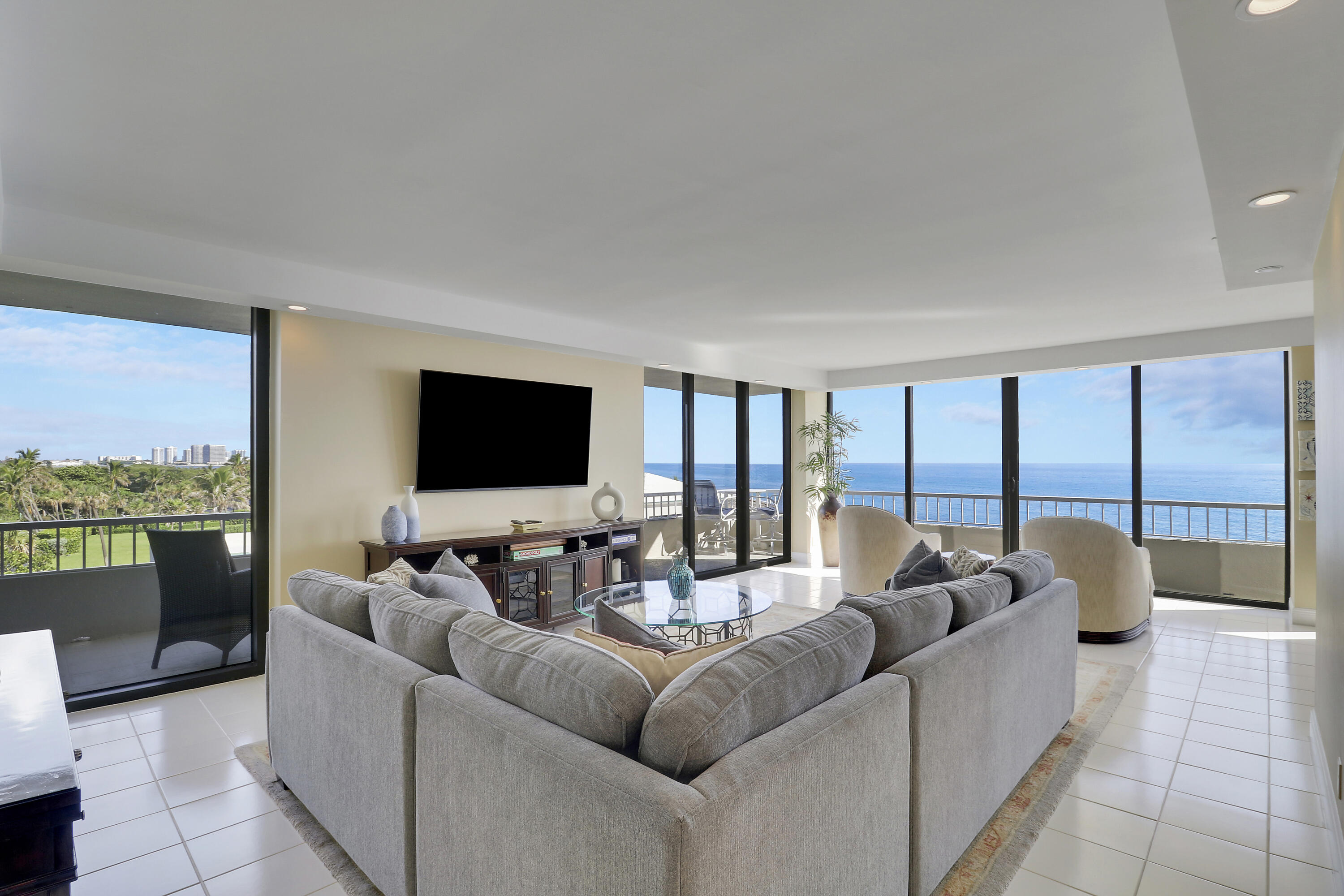 5510 N Ocean Drive 4c Property Photo 2