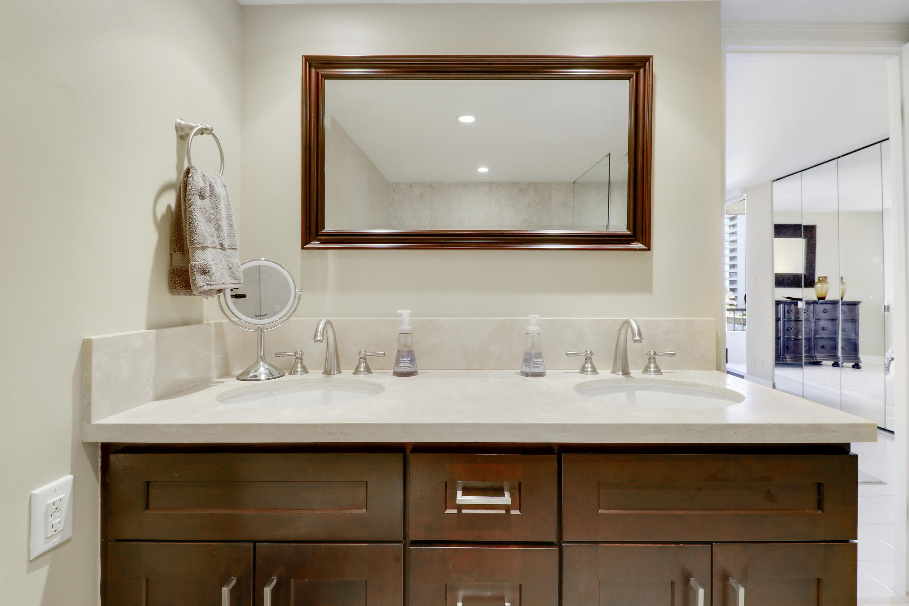 5510 N Ocean Drive 4c Property Photo 20