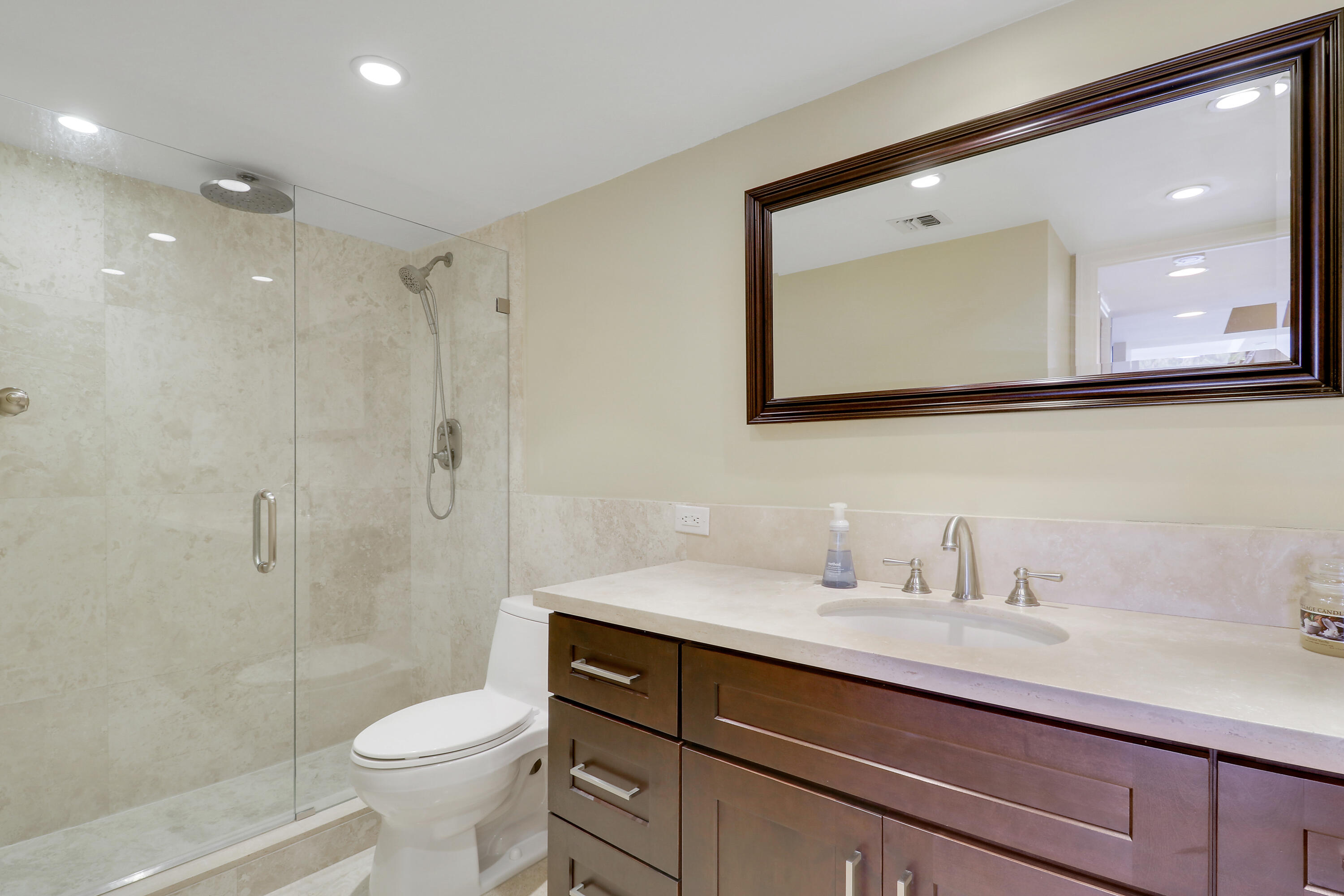 5510 N Ocean Drive 4c Property Photo 25
