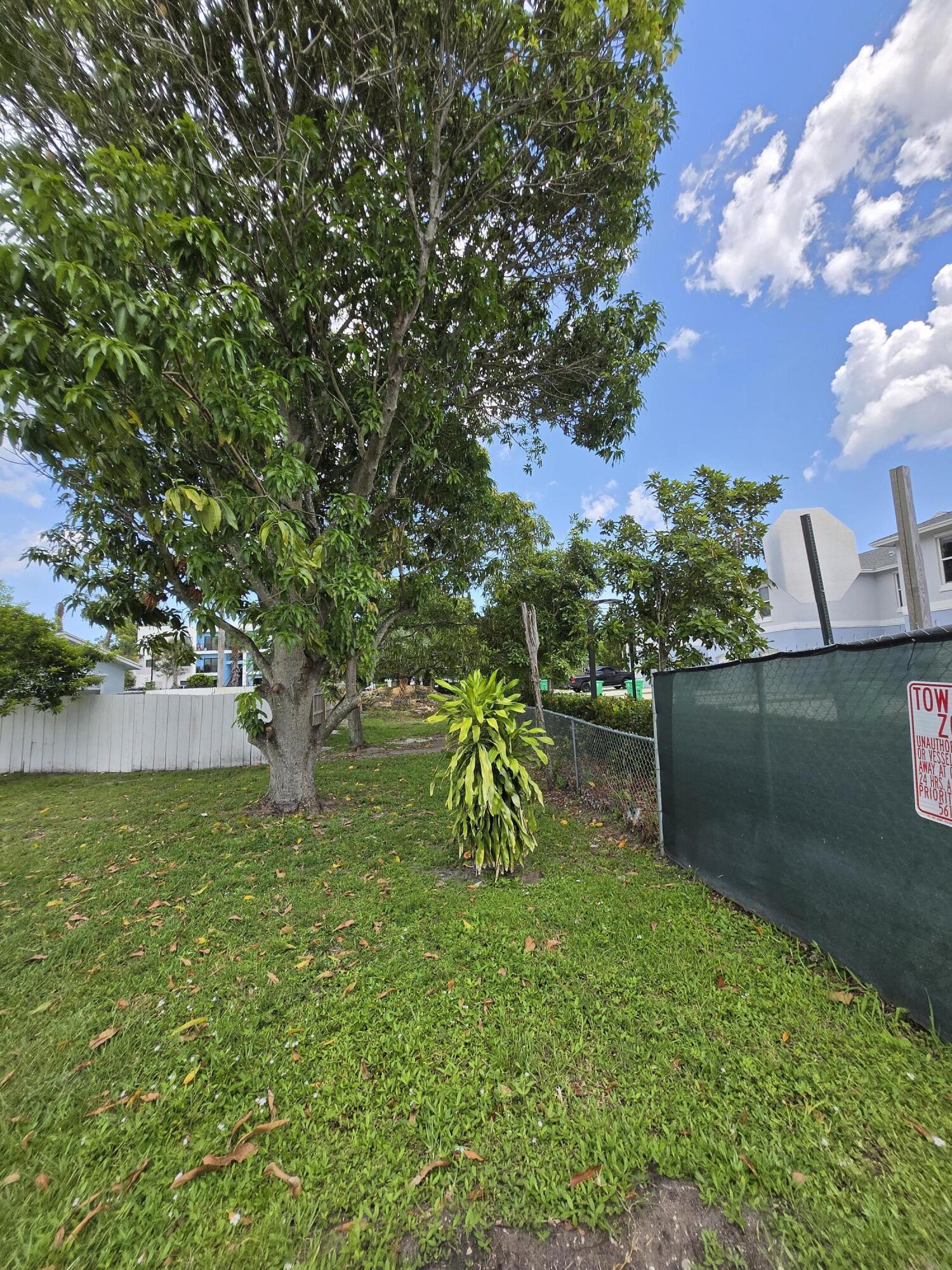 Xxx Patio Court Property Photo 3