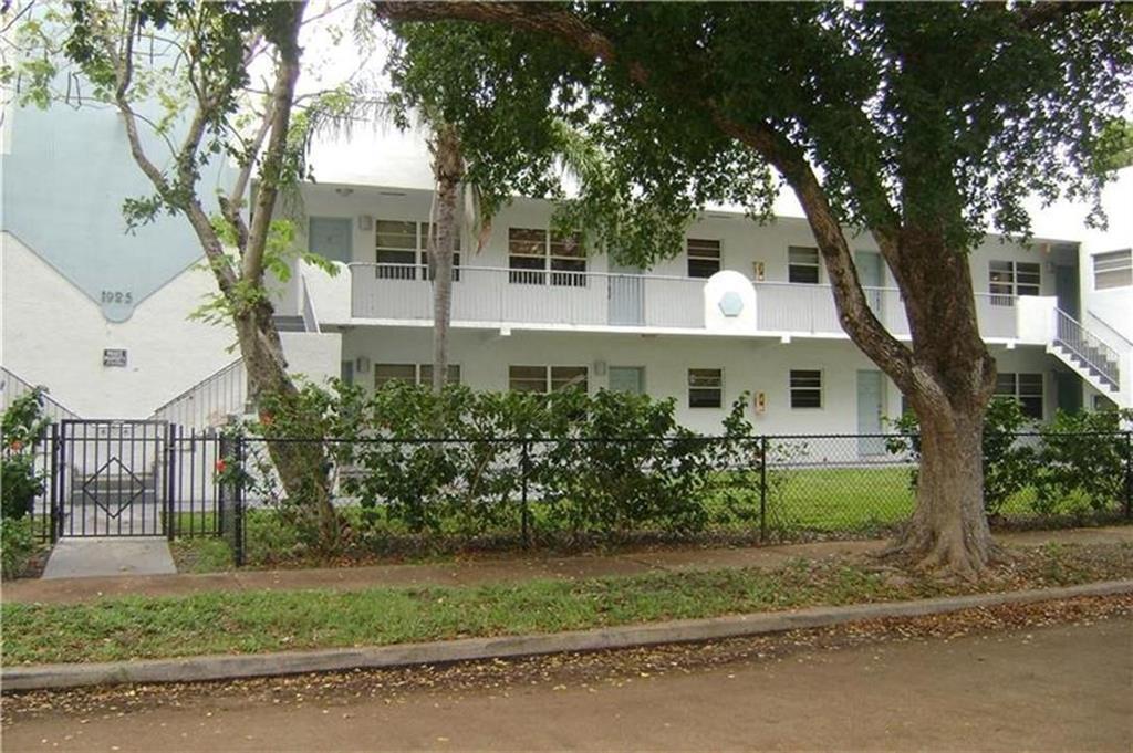 1925 Madison Street 17 Property Photo 1