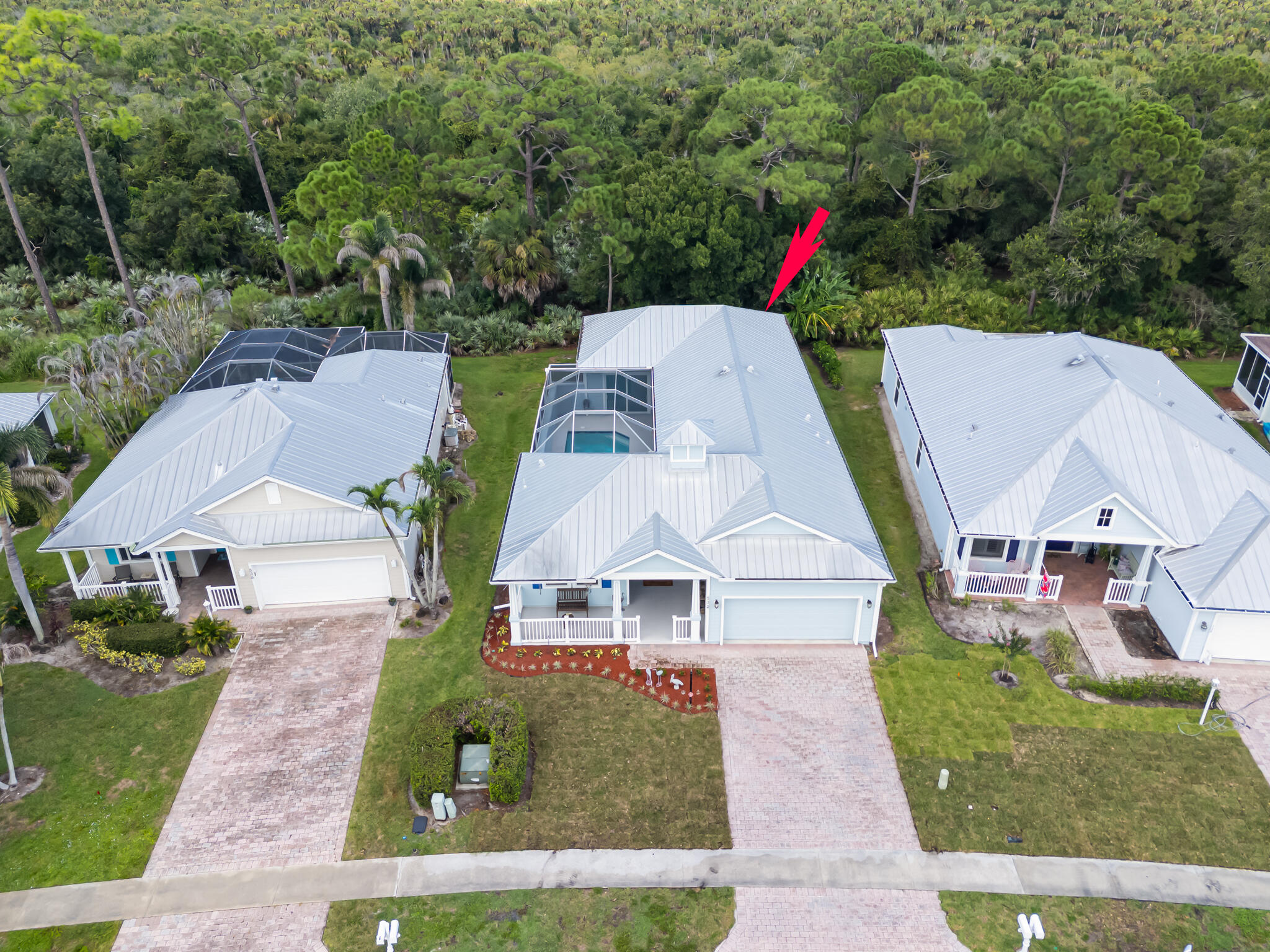 532 Ne Canoe Park Circle Property Photo 2