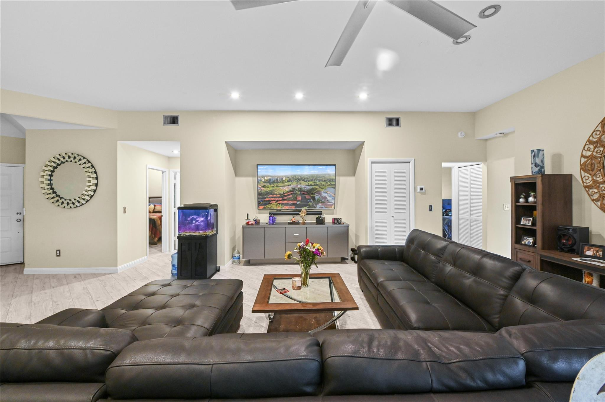 7520 La Paz Boulevard 306 Property Photo 7