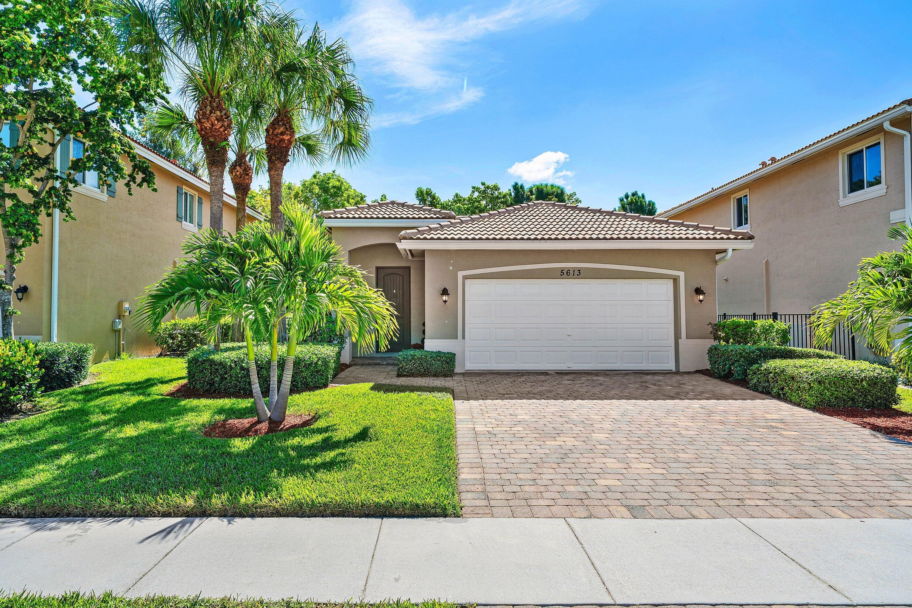 5613 Caranday Palm Drive Property Photo 1