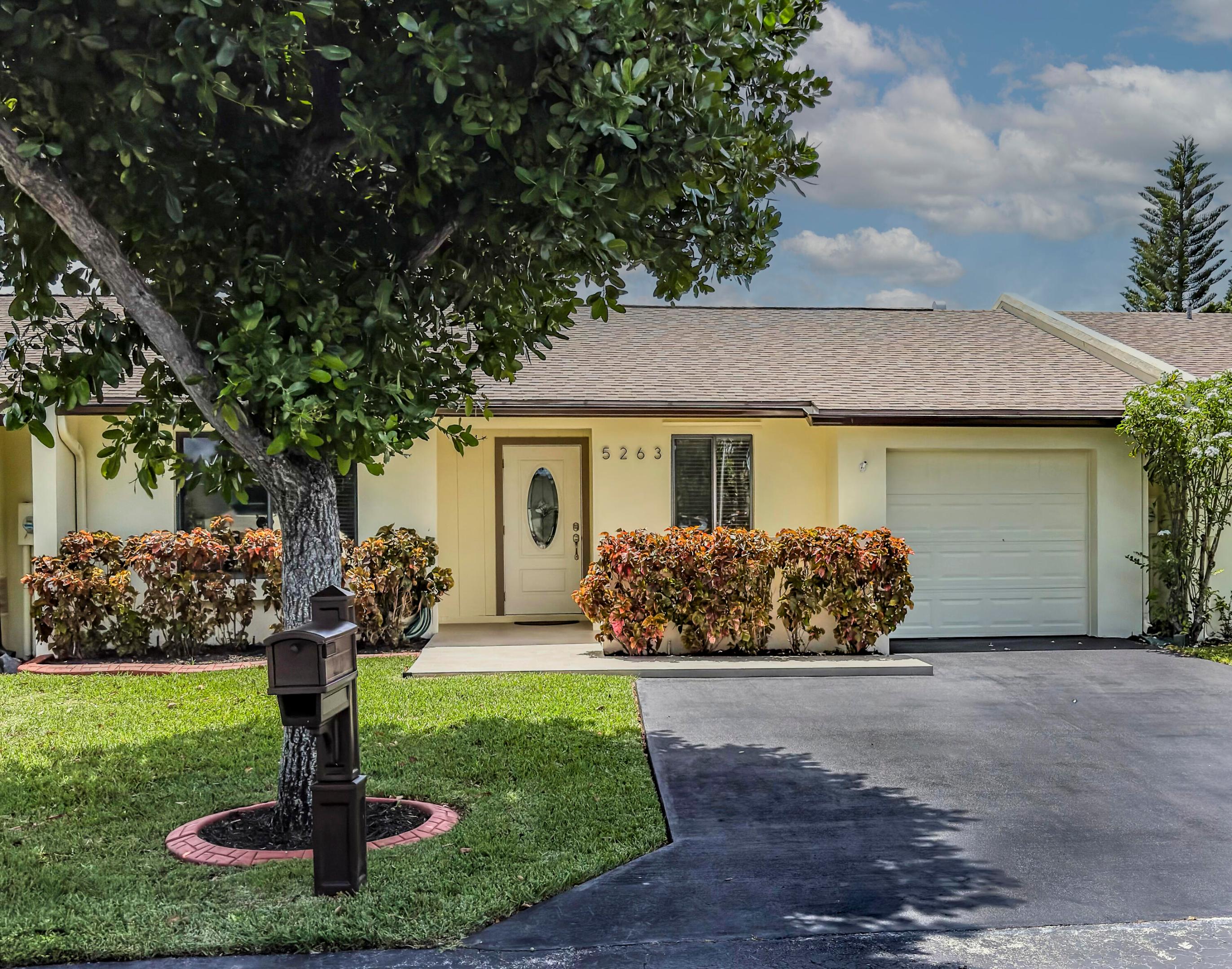 5263 Copperleaf Circle Property Photo 1