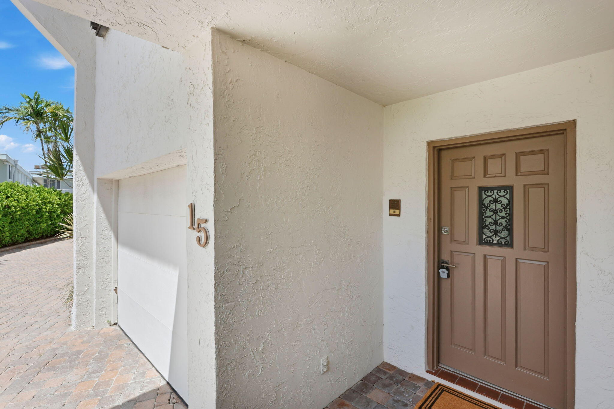 1222 Hillsboro Mile 15 Property Photo 3