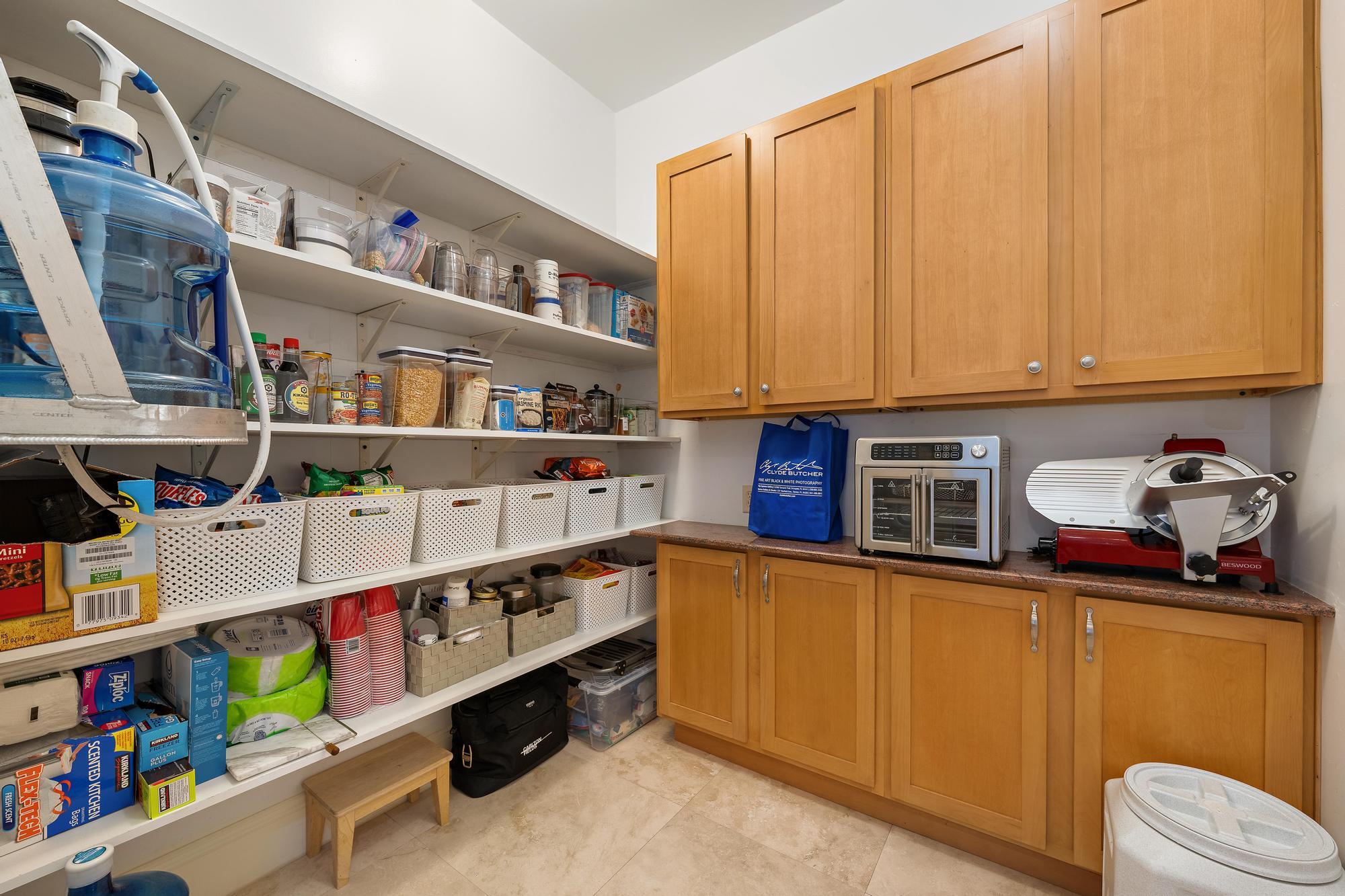 1121 Fairview Lane Property Photo 34