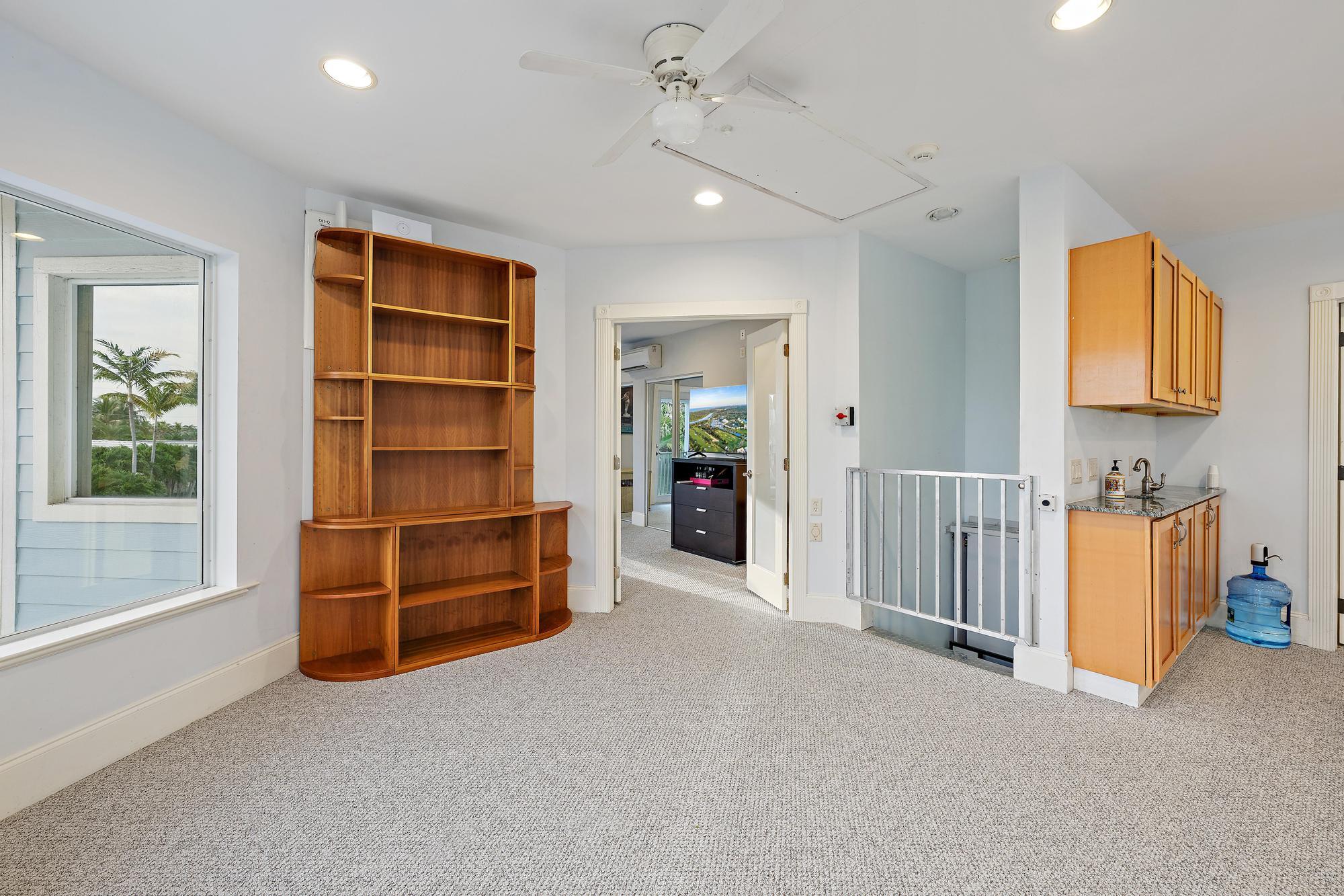 1121 Fairview Lane Property Photo 44