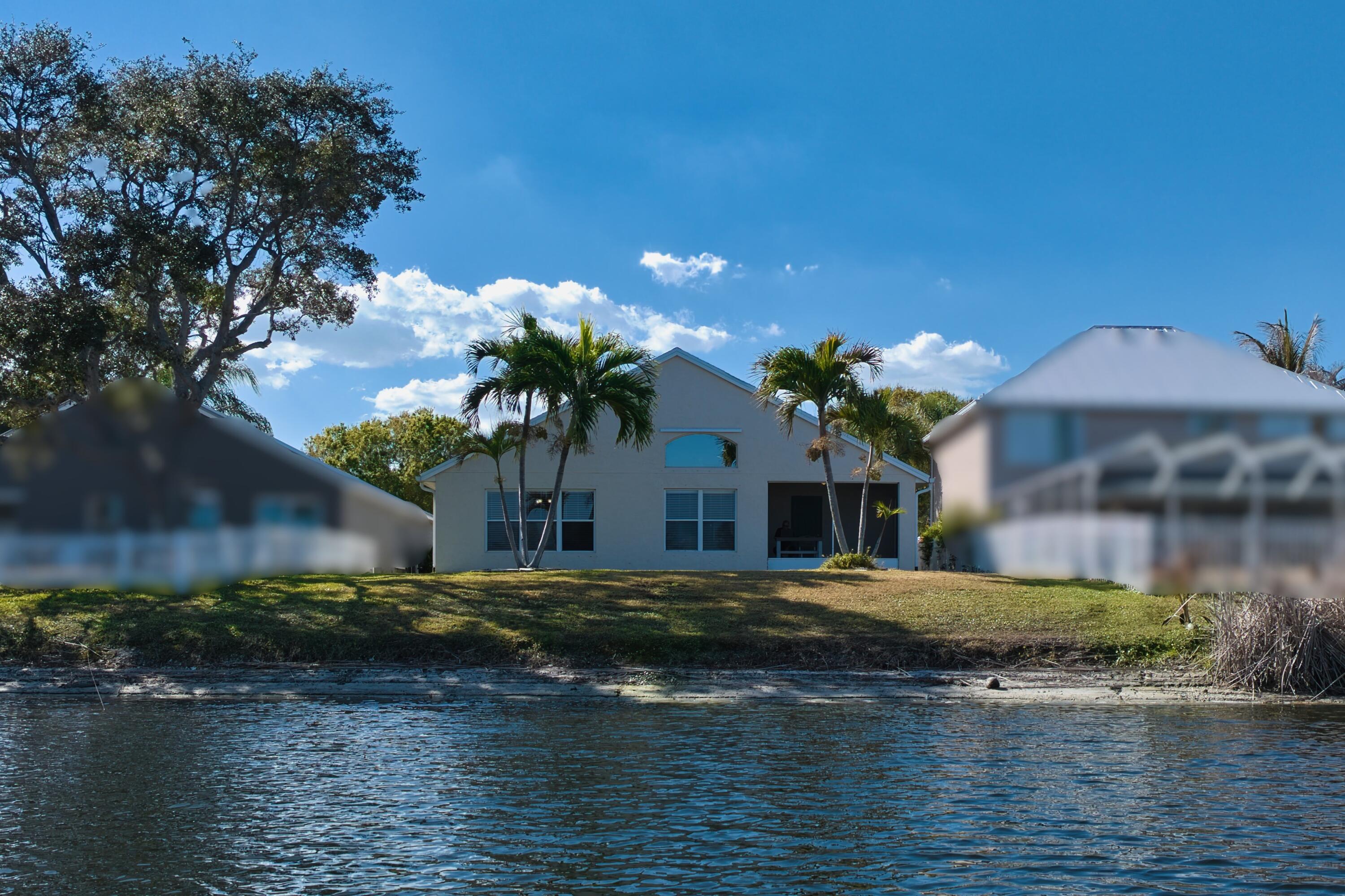849 Nw Waterlily Place Property Photo 3