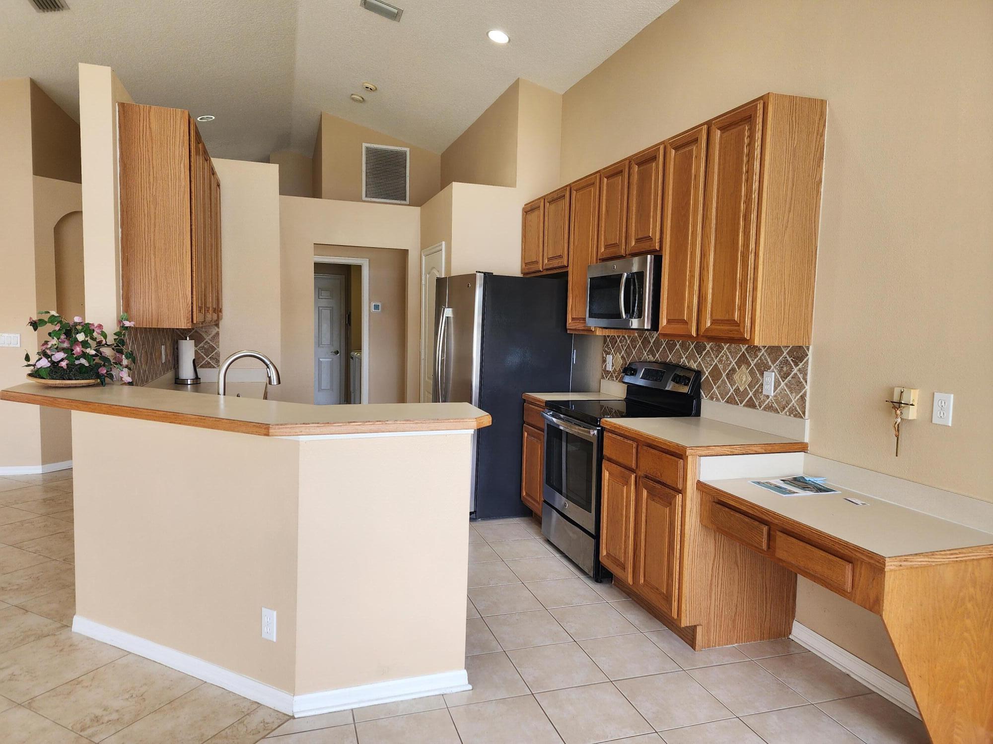 849 Nw Waterlily Place Property Photo 4
