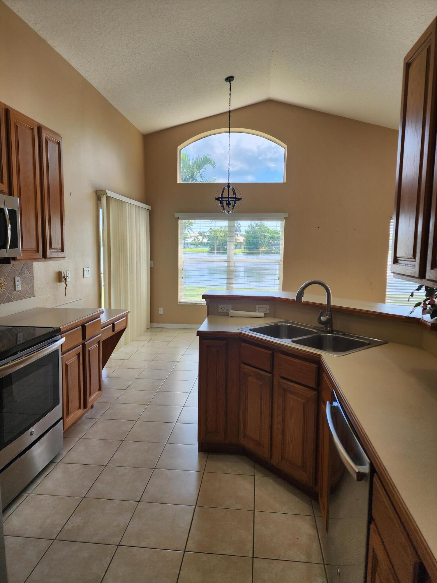 849 Nw Waterlily Place Property Photo 5