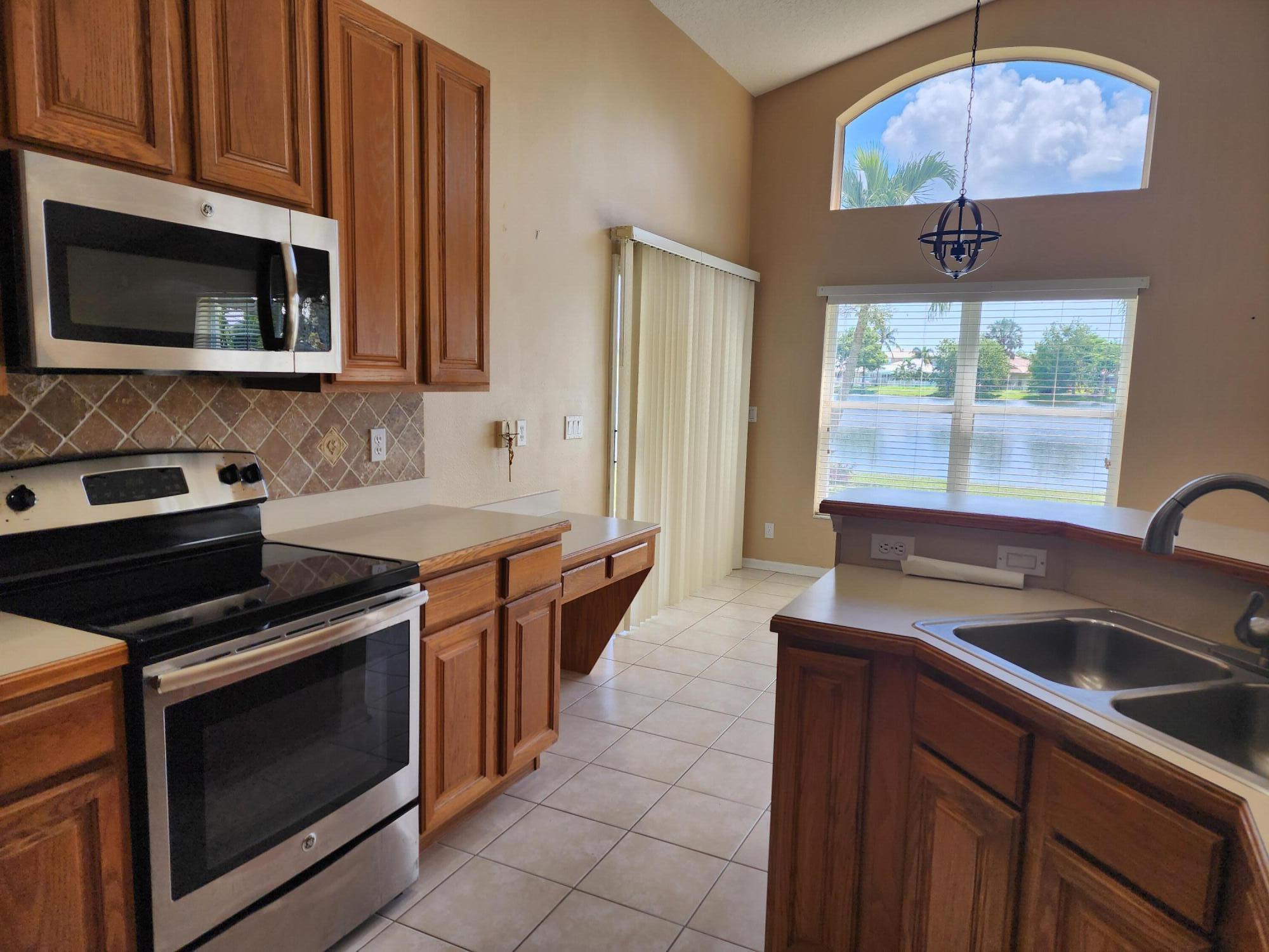 849 Nw Waterlily Place Property Photo 8