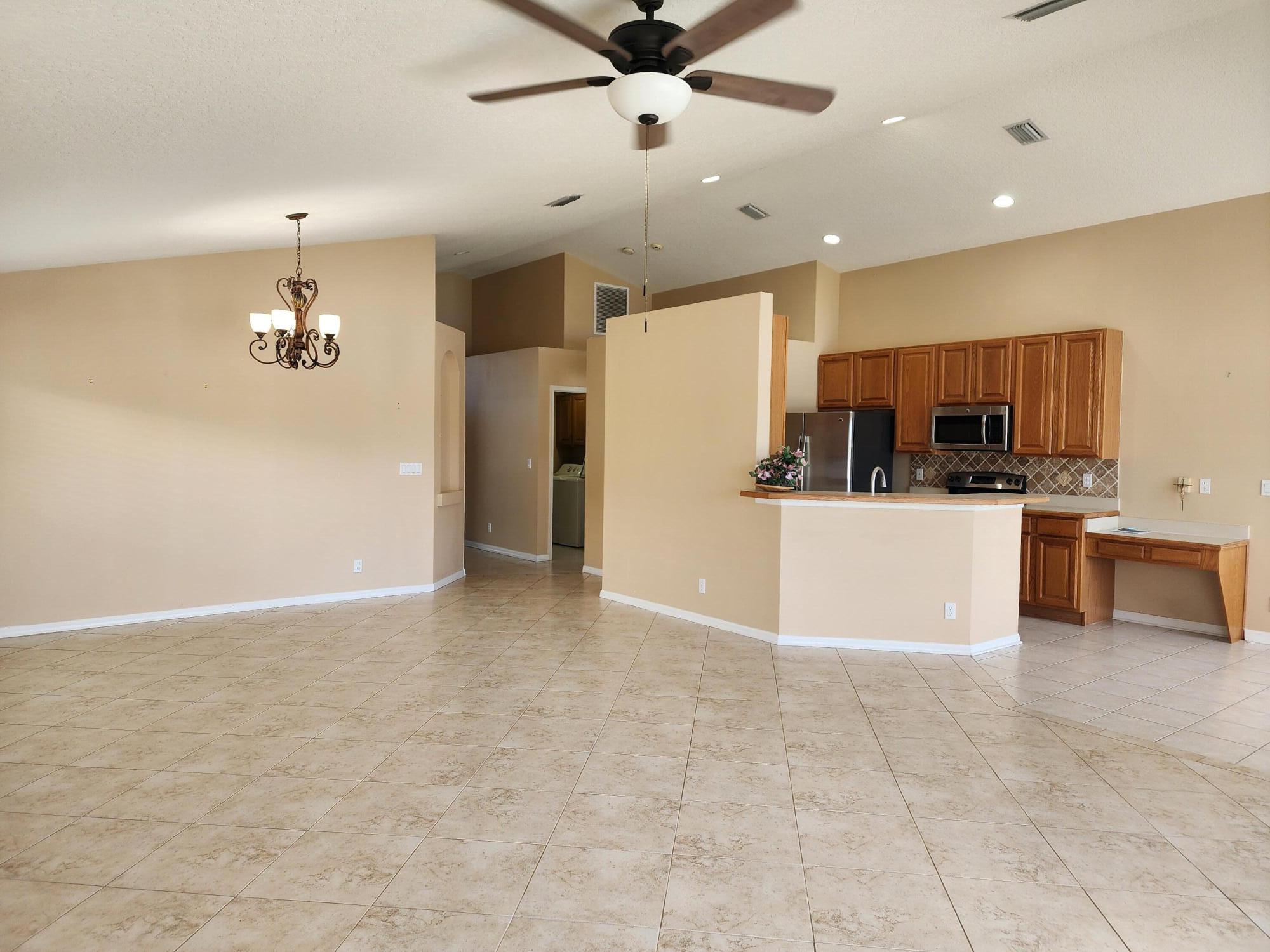 849 Nw Waterlily Place Property Photo 9